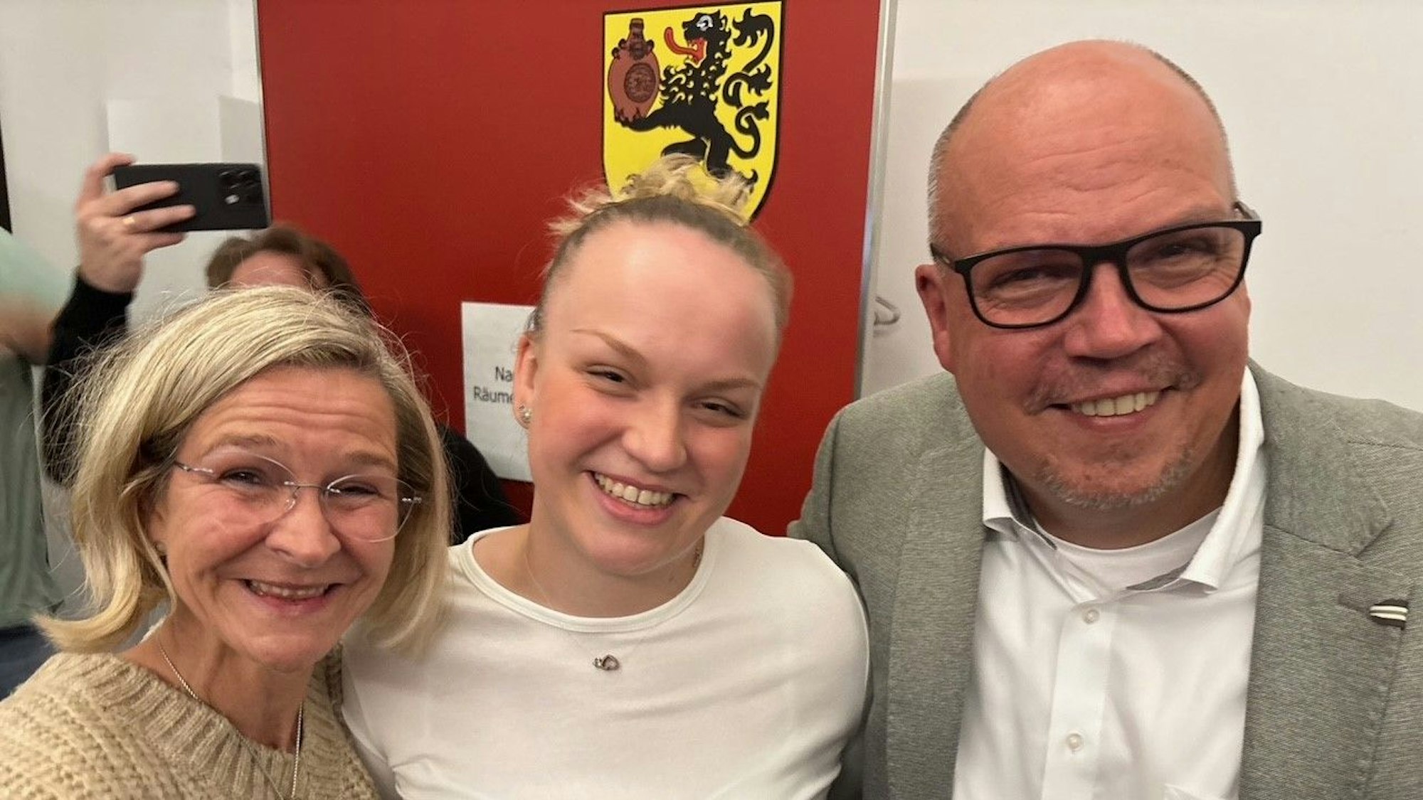 Uwe Tietz, seine Frau Kerstin und Tochter Muriel waren von dem Sieg überwältigt.