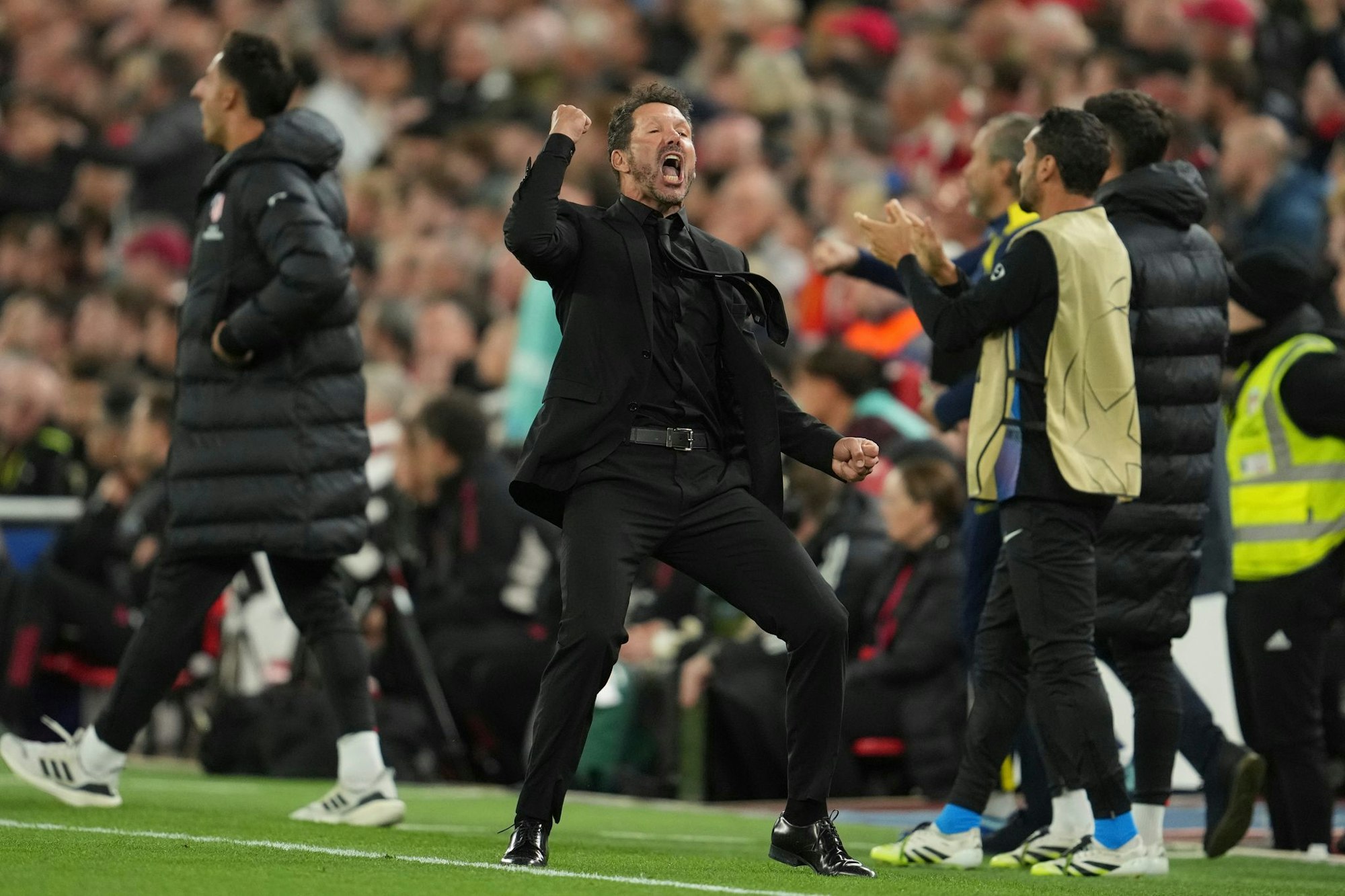 Atletico-Trainer Diego Simeone fehlt gegen Eintracht Frankfurt wegen einer Rot-Sperre.