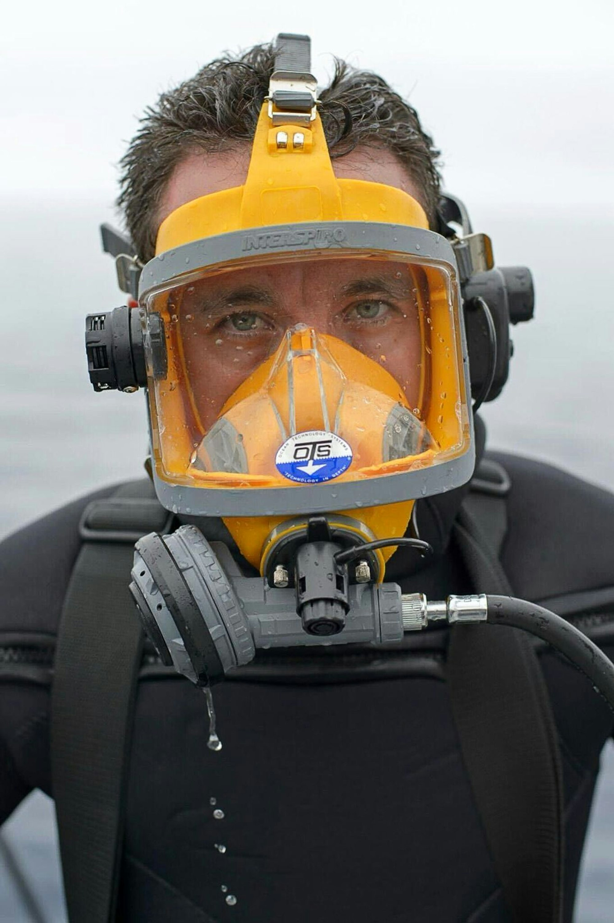 Der Meeresbiologe Mauricio Hoyos wurde 40 Meter unter Wasser von einem vier Meter langen Hai angegriffen.