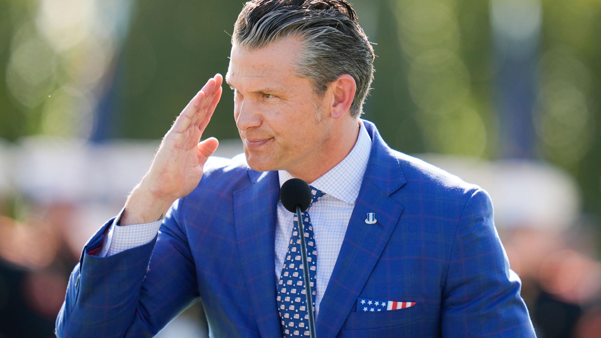 19.09.2025, USA, Washington: US-Verteidigungsminister Pete Hegseth spricht während der Zeremonie am National POW/MIA Recognition Day im Pentagon. Der National POW/MIA Recognition Day wird alljährlich in Erinnerung an Kriegsgefangene und Vermisste begangen. Foto: Julia Demaree Nikhinson/AP/dpa +++ dpa-Bildfunk +++