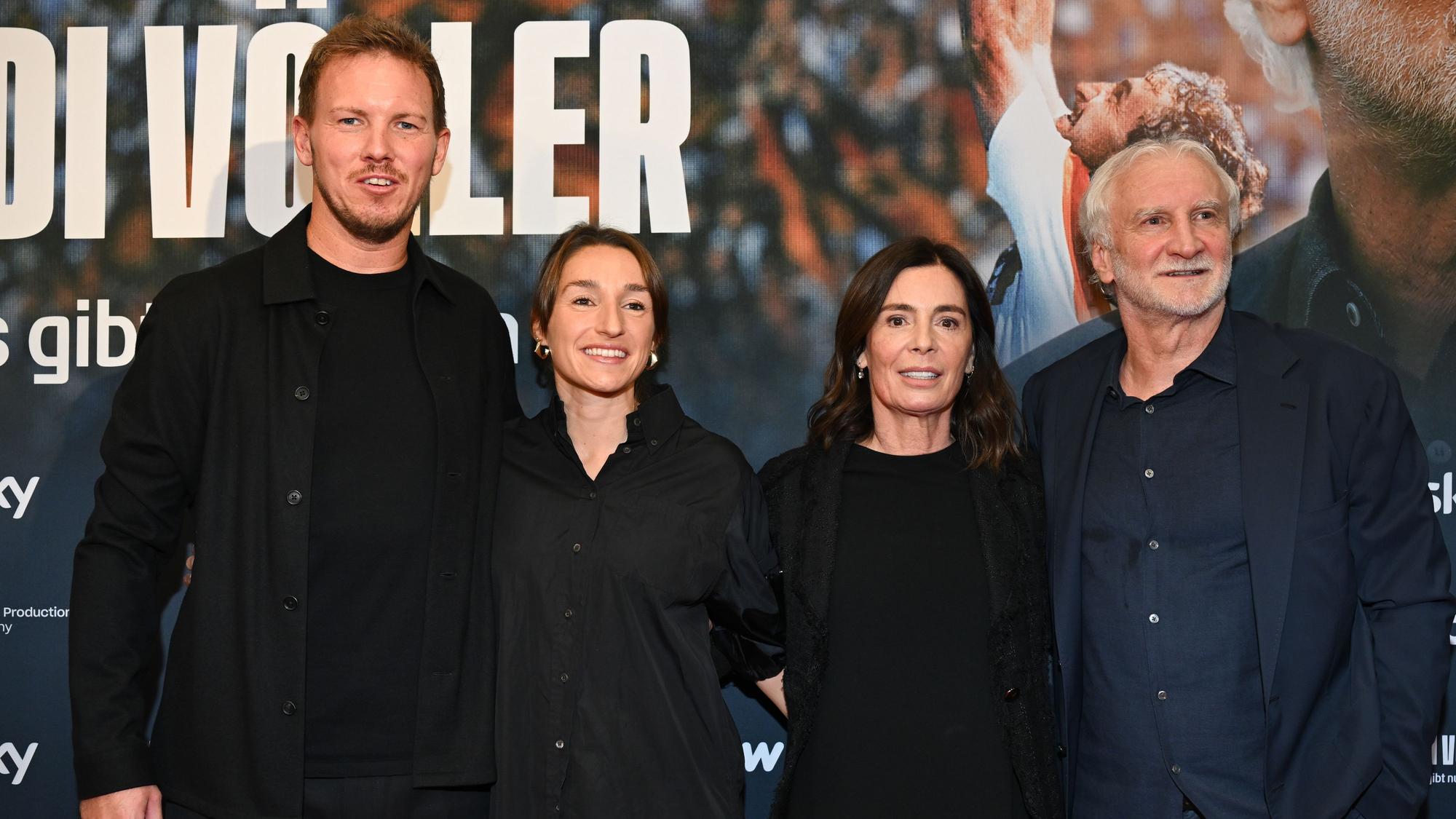 Auch Bundestrainer Julian Nagelsmann war mit Freundin Lena Wurzenberger gekommen.