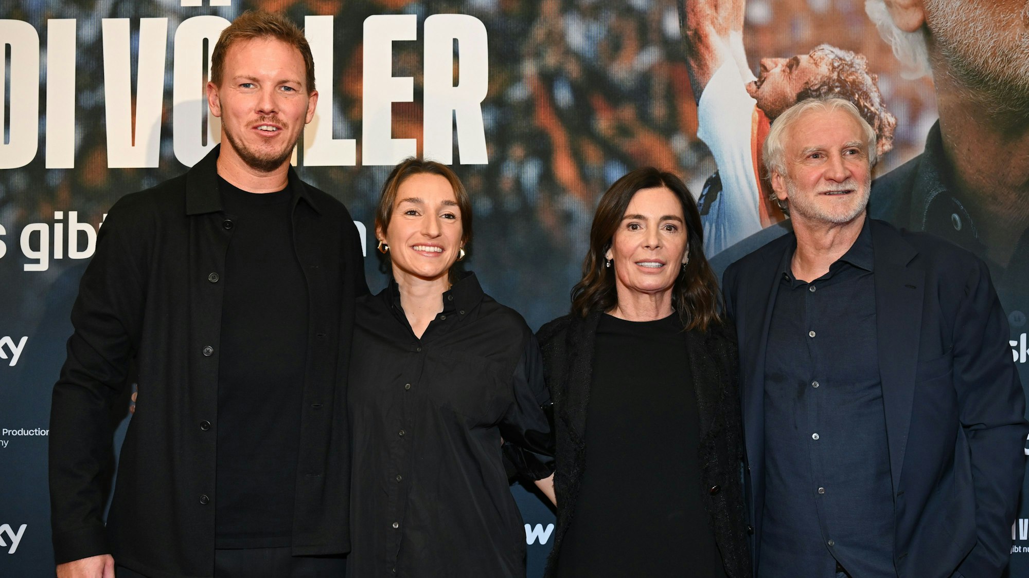 Auch Bundestrainer Julian Nagelsmann war mit Freundin Lena Wurzenberger gekommen.