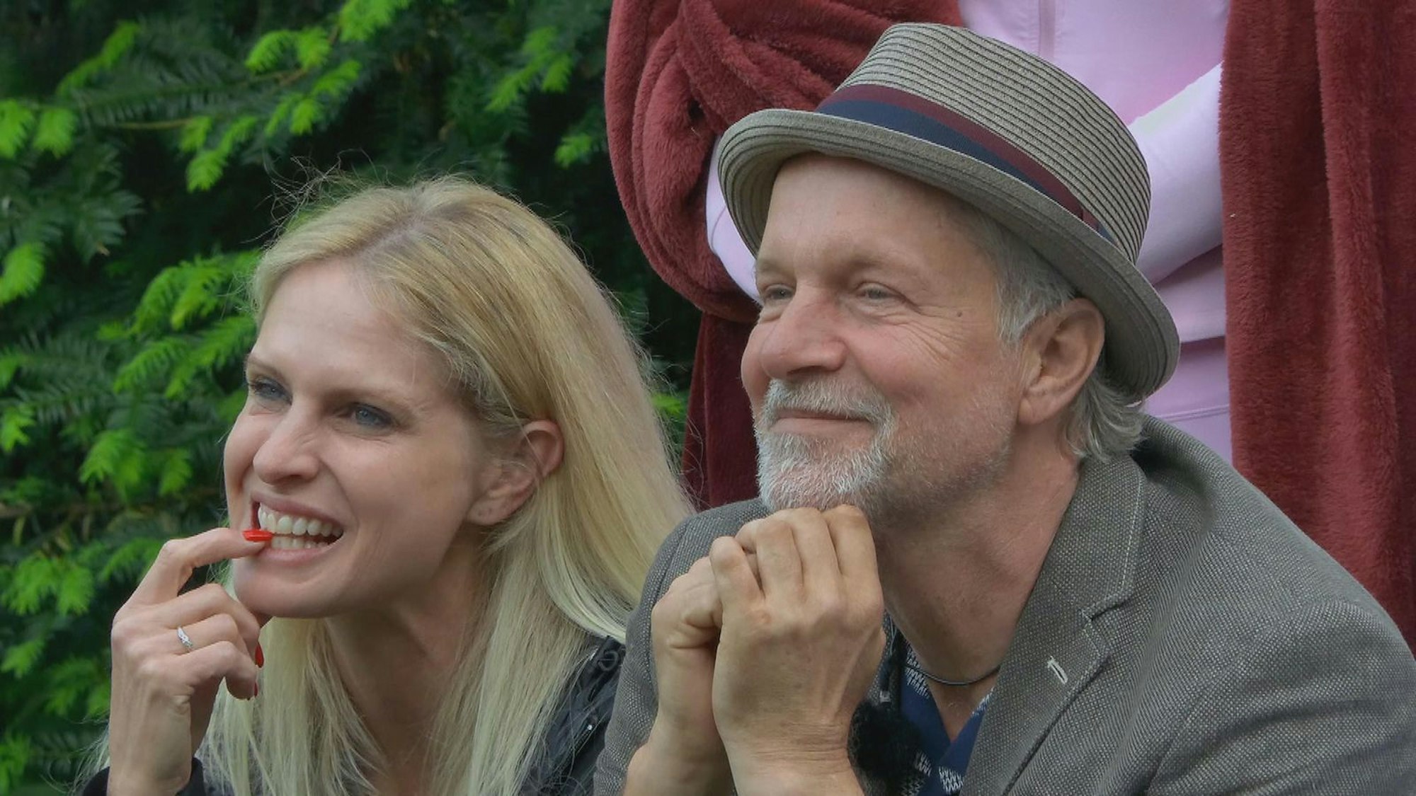 Sind noch mal mit einem blauen Auge davongekommen: Tina und Jochen Horst. (Bild: RTL)