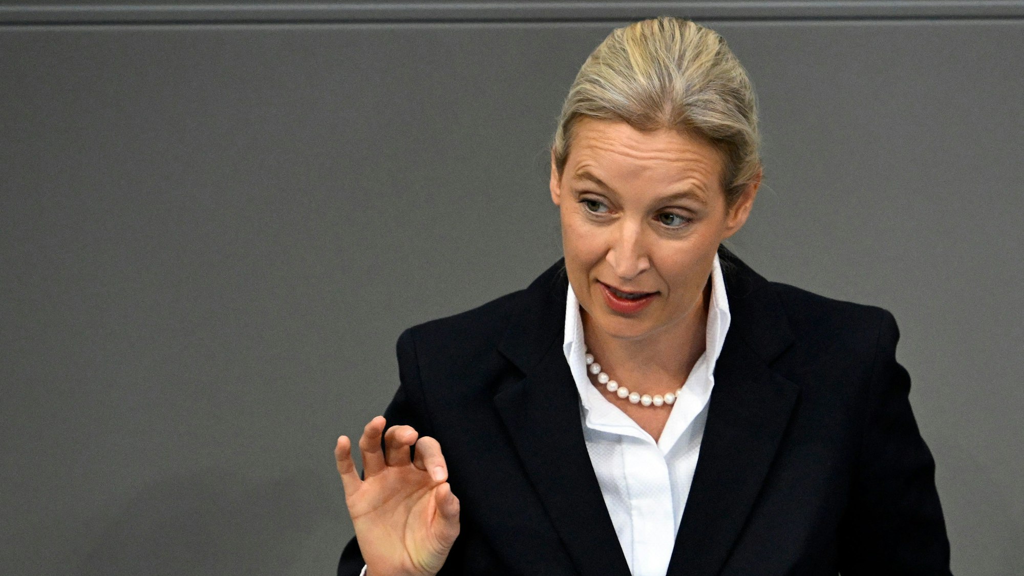 AfD-Chefin Alice Weidel spricht im Bundestag.