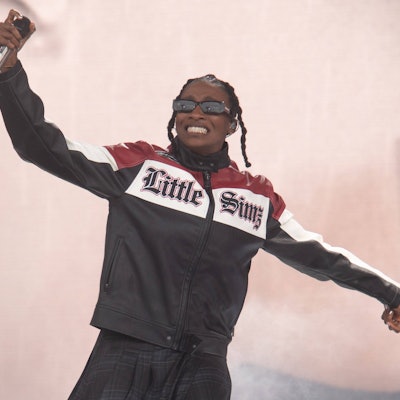 Little Simz tritt beim Glastonbury Festival 2024 am Samstag auf – Worthy Farm, Pilton, Glastonbury. Die englische Rapperin Little Simz tritt am Samstag, dem 29. Juni 2024, beim Glastonbury Festival 2024 auf der Pyramid Stage in Worthy Farm, Pilton, Glastonbury, England, Großbritannien, auf.