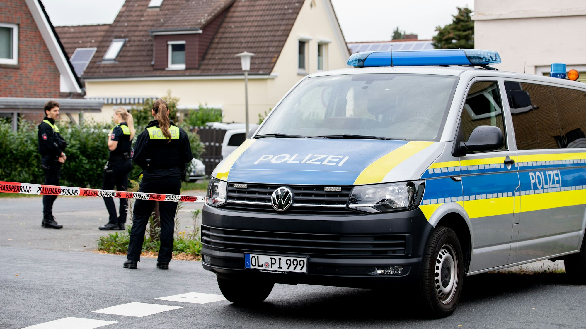 In einem Wohngebiet in Oldenburg wurden Am Montag (29. September) vier Tote entdeckt.