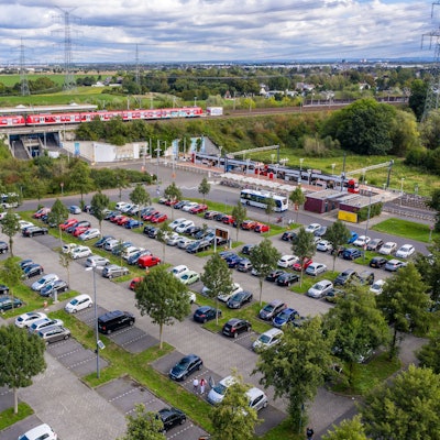 P+R-Anlage Weiden West Pendler Mobilität Anbindung Parkplatz Bus Strassenbahn Zug Köln Luftbild Drohnenfoto 29.08.2020 Foto: Uwe Weiser