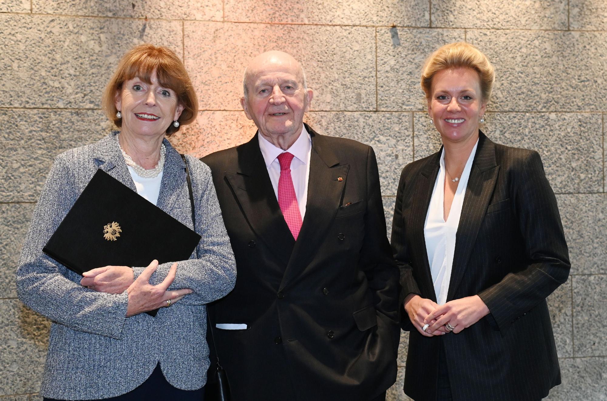 30.09.2025 Köln. Verleihung Kulturpreis Jabach-Medaille. Oberbürgermeisterin Henriette Reker und NRW Kulturministerin Ian Brandis zeichnen Peter Jungen aus. Foto: Alexander Schwaiger