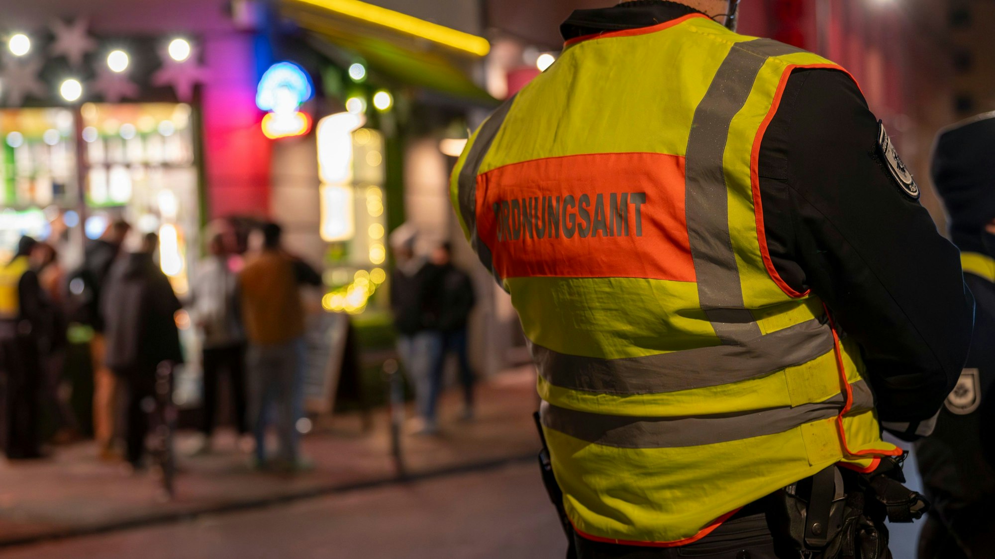 Der ewige Konflikt am Brüsseler Platz erhitzt die Gemüter. Oft steht das Ordnungsamt zwischen den Fronten.