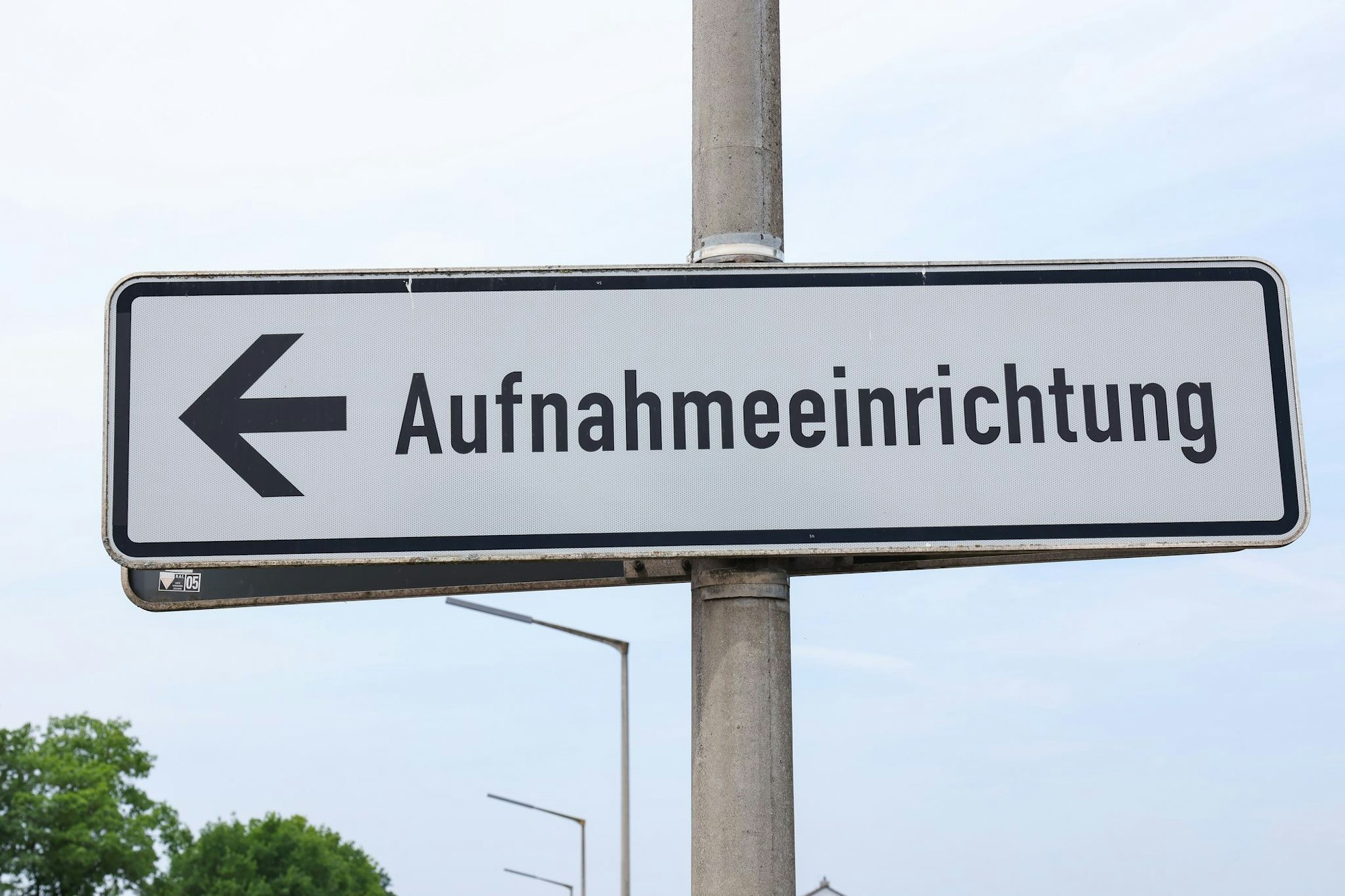 Zuerst werden die Asylbewerber in den Erstaufnahmeeinrichtungen der Länder untergebracht. (Symbolbild)