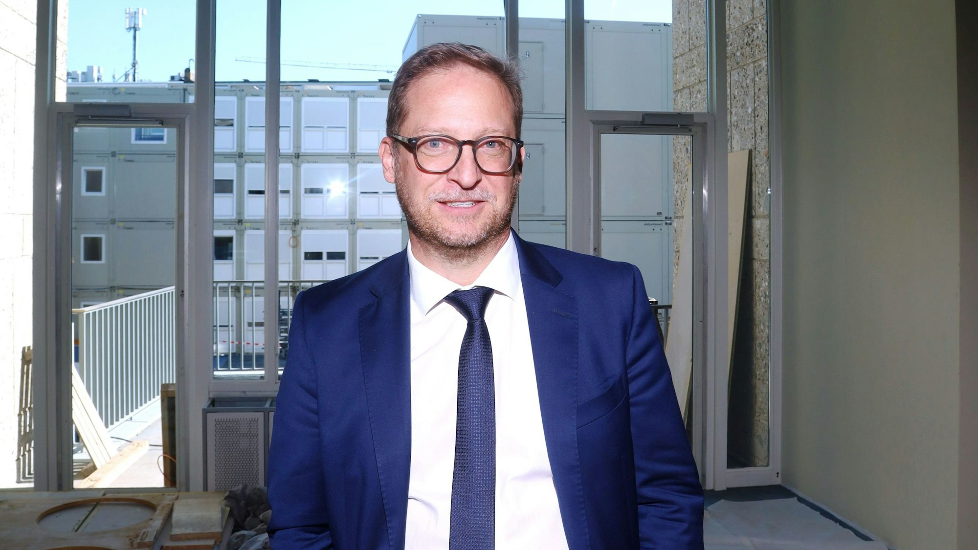 Der externe Projektleiter Jürgen Marc Volm in der Oper.