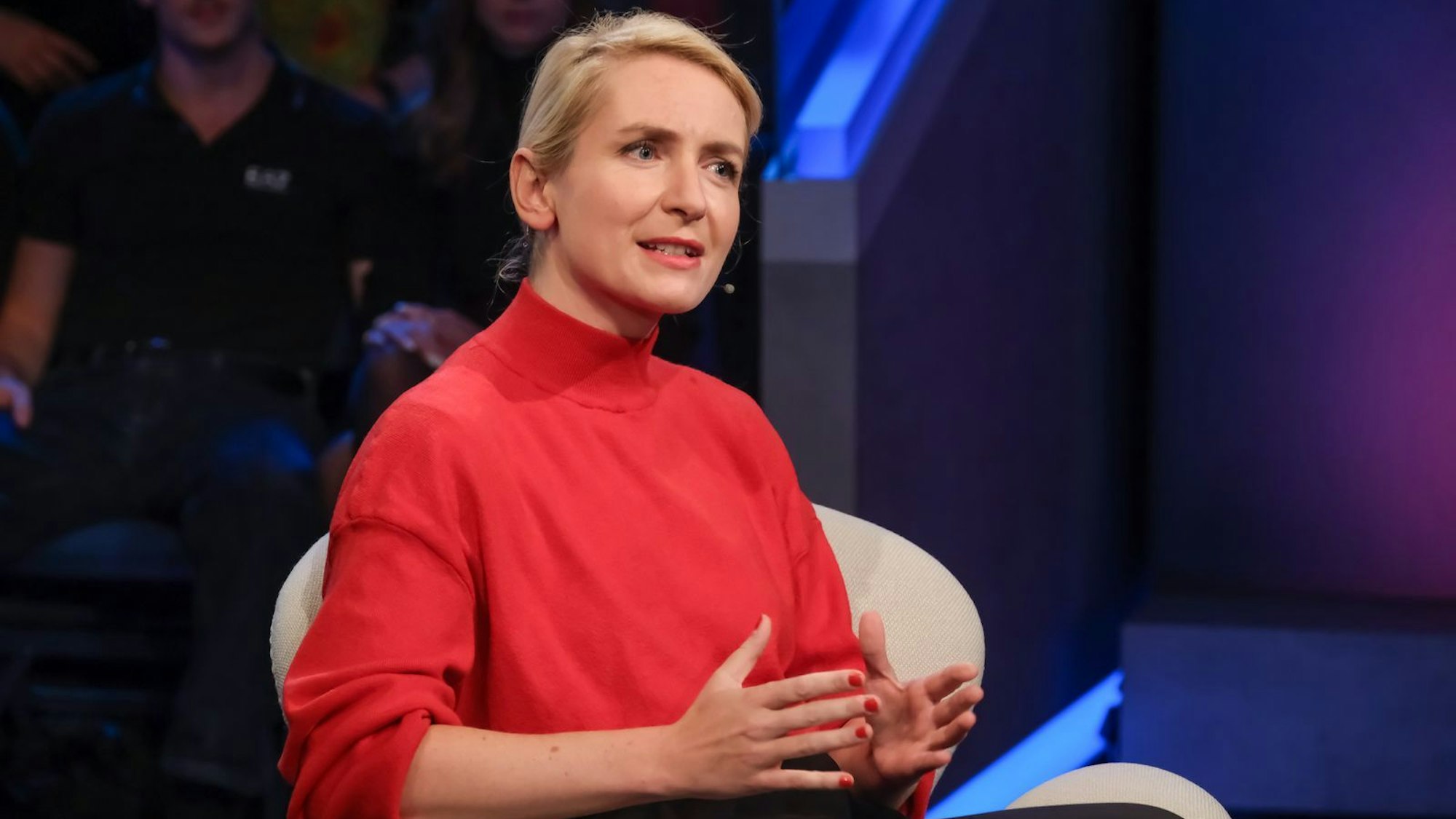 Dienstagabend war Ines Schwerdtner, Parteivorsitzende der Linken, zu Gast bei „maischberger“ und stritt mit CDU-Politiker Philipp Amthor über die Erbschaftssteuer. (Bild: WDR/ Oliver Ziebe)