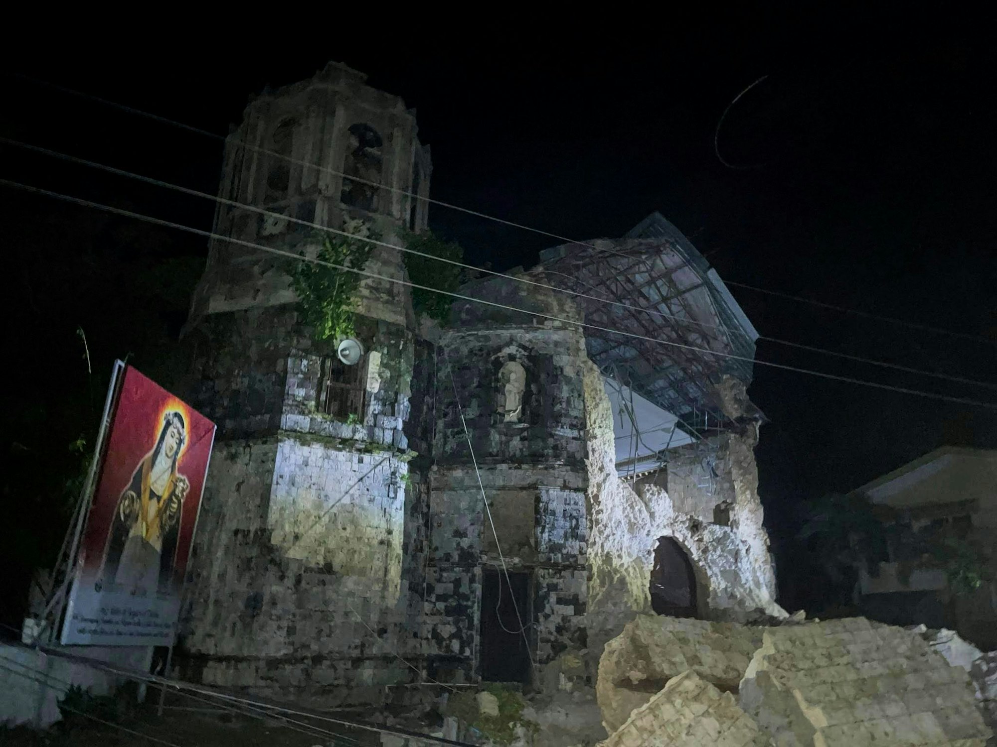 Eine Kirche in Cebu wurde massiv beschädigt.