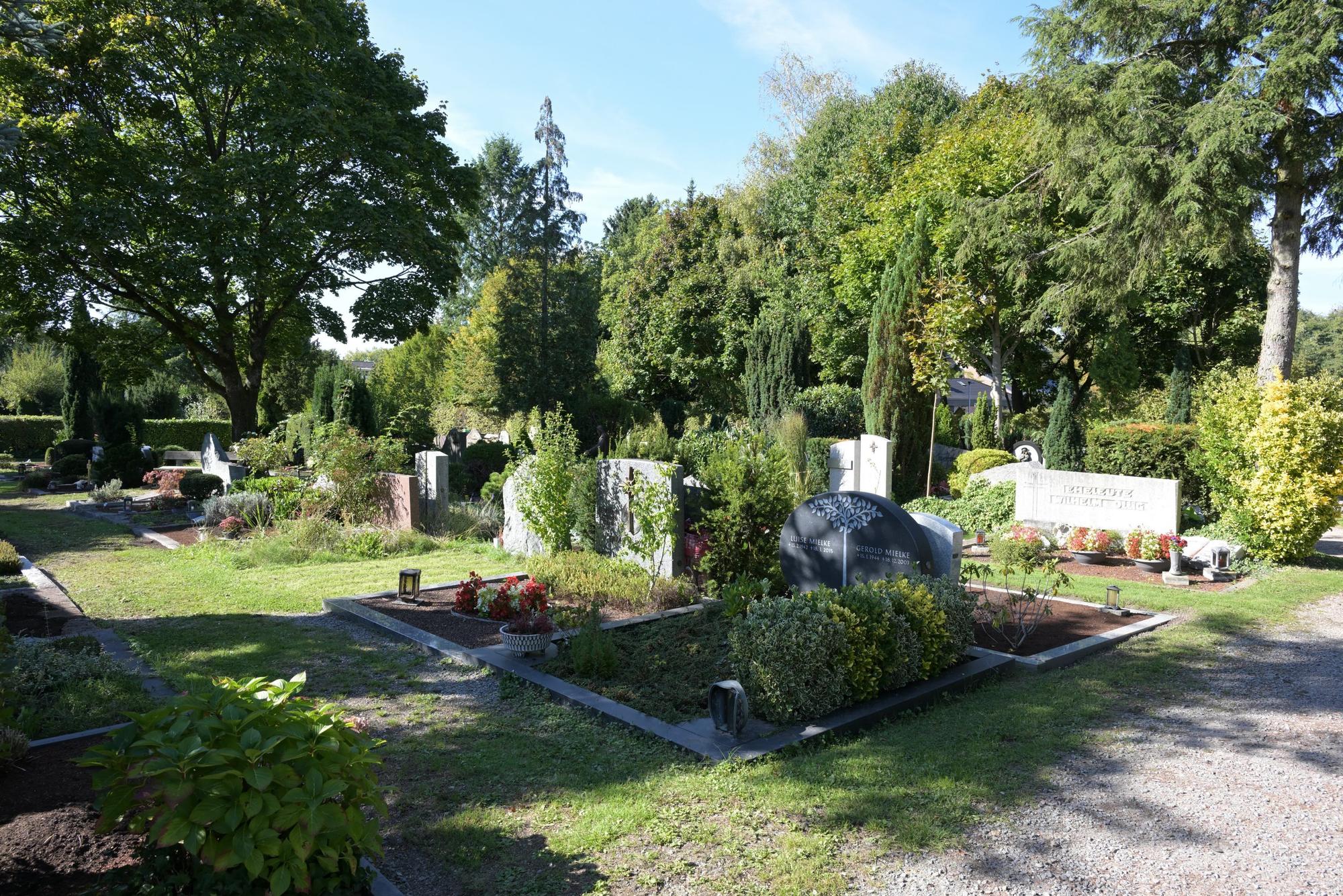 Das Foto zeigt de Friedhof in Refrath