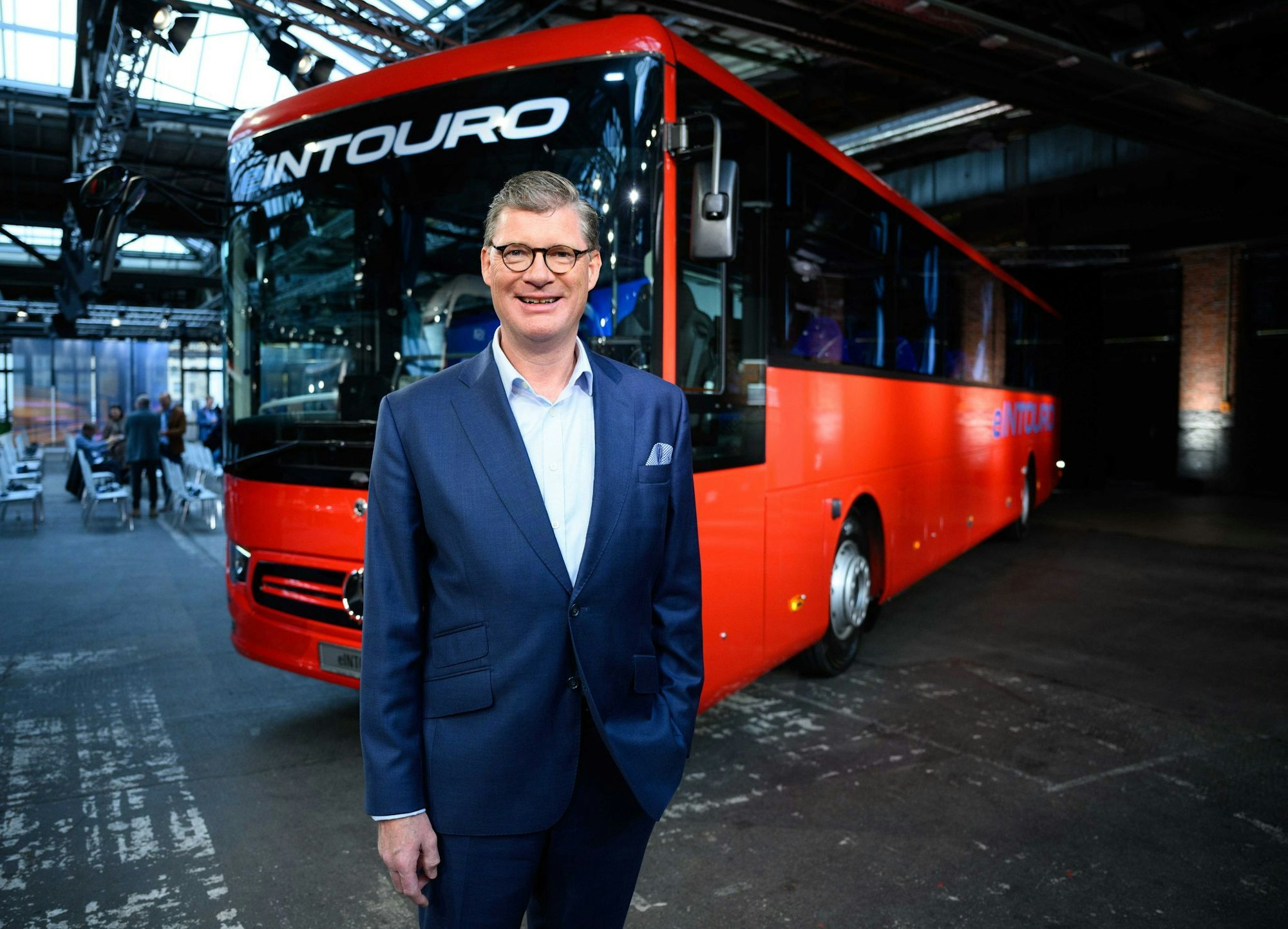 Der Ausbau von Ladesäulen geht Till Oberwörder nicht schnell genug. Gebraucht werden sie für die E-Busse der Marke. (Archivbild)