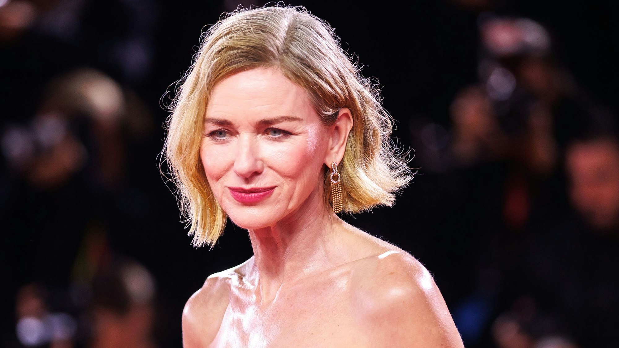 US-Schauspielerin Naomi Watts hat gerade ein Buch über ihre Wechseljahre veröffentlicht.