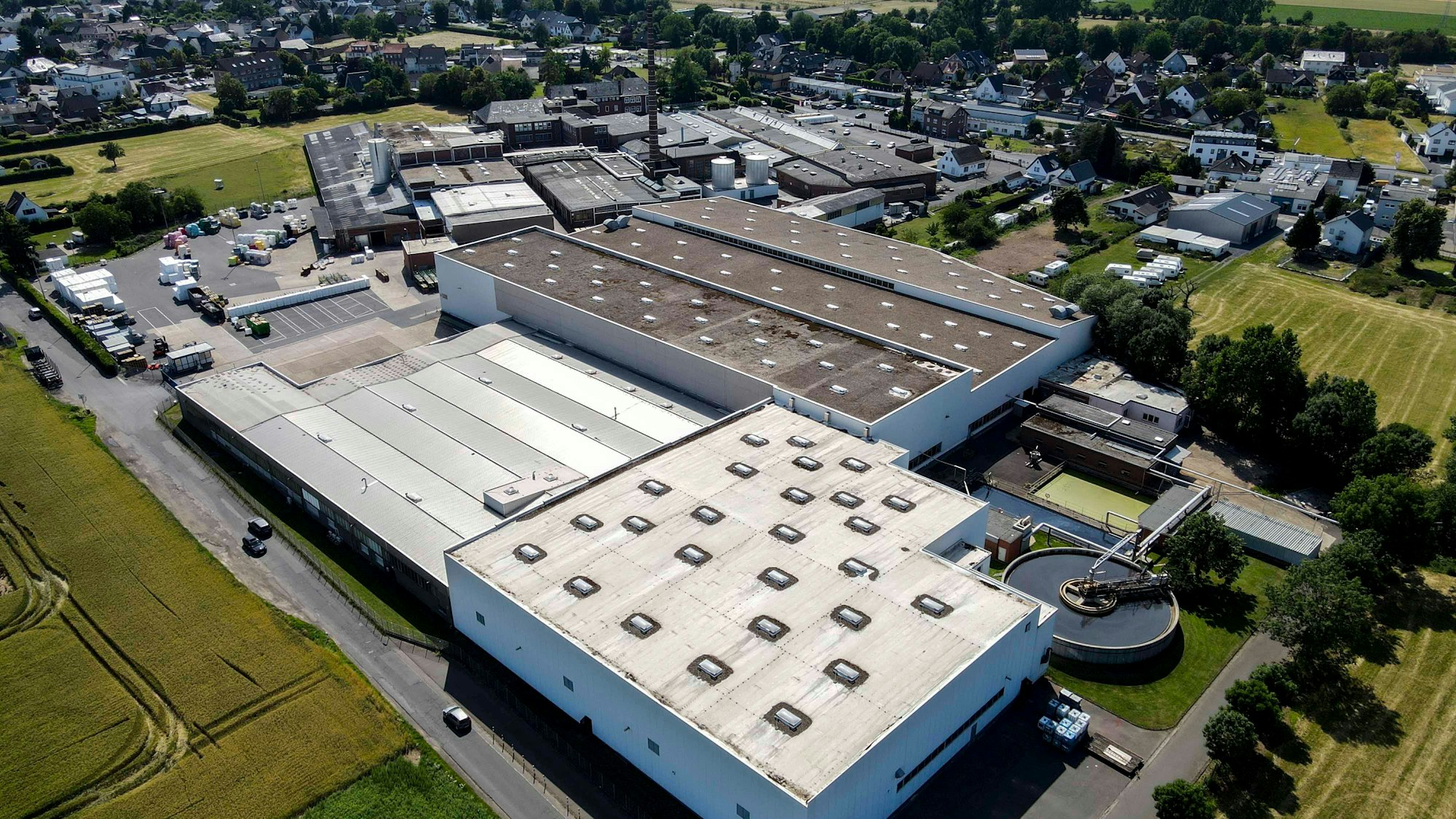 Das Bild zeigt das Fasana-Werk in Stotzheim aus der Luft.