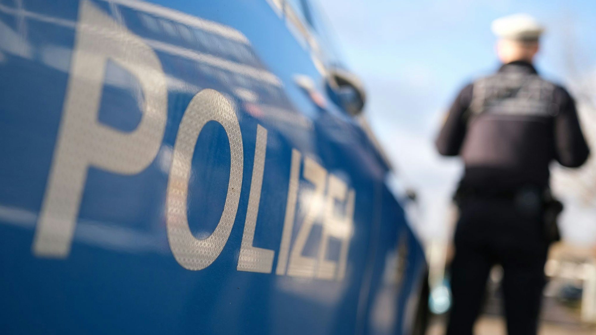 Nach Angaben der Polizei wurde auch ein Tatverdächtiger festgenommen. (Symbolbild)