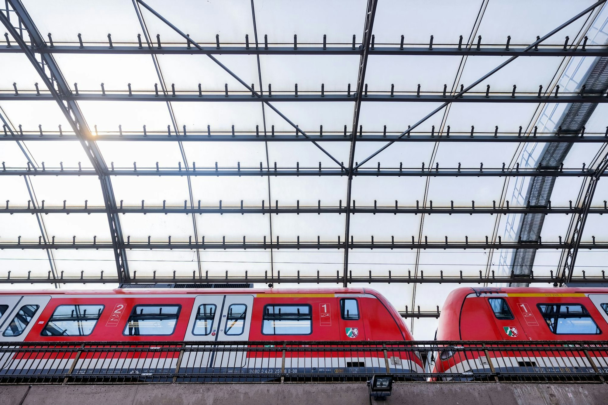 Ein Gesetz zur Bündelung des Schienennahverkehrs in NRW in einer Gesellschaft sorgt für Unmut bei. (Archivbild)