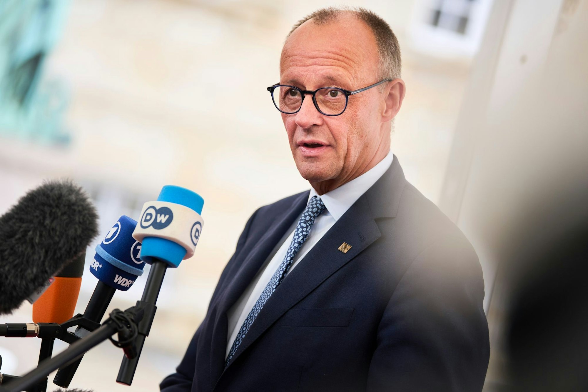 Diplomaten zufolge gibt es unter EU-Staaten Meinungsverschiedenheiten zu Fragen der Koordinierung sowie Finanzierung der geplanten Verteidigungs- und Abschreckungsmaßnahmen.