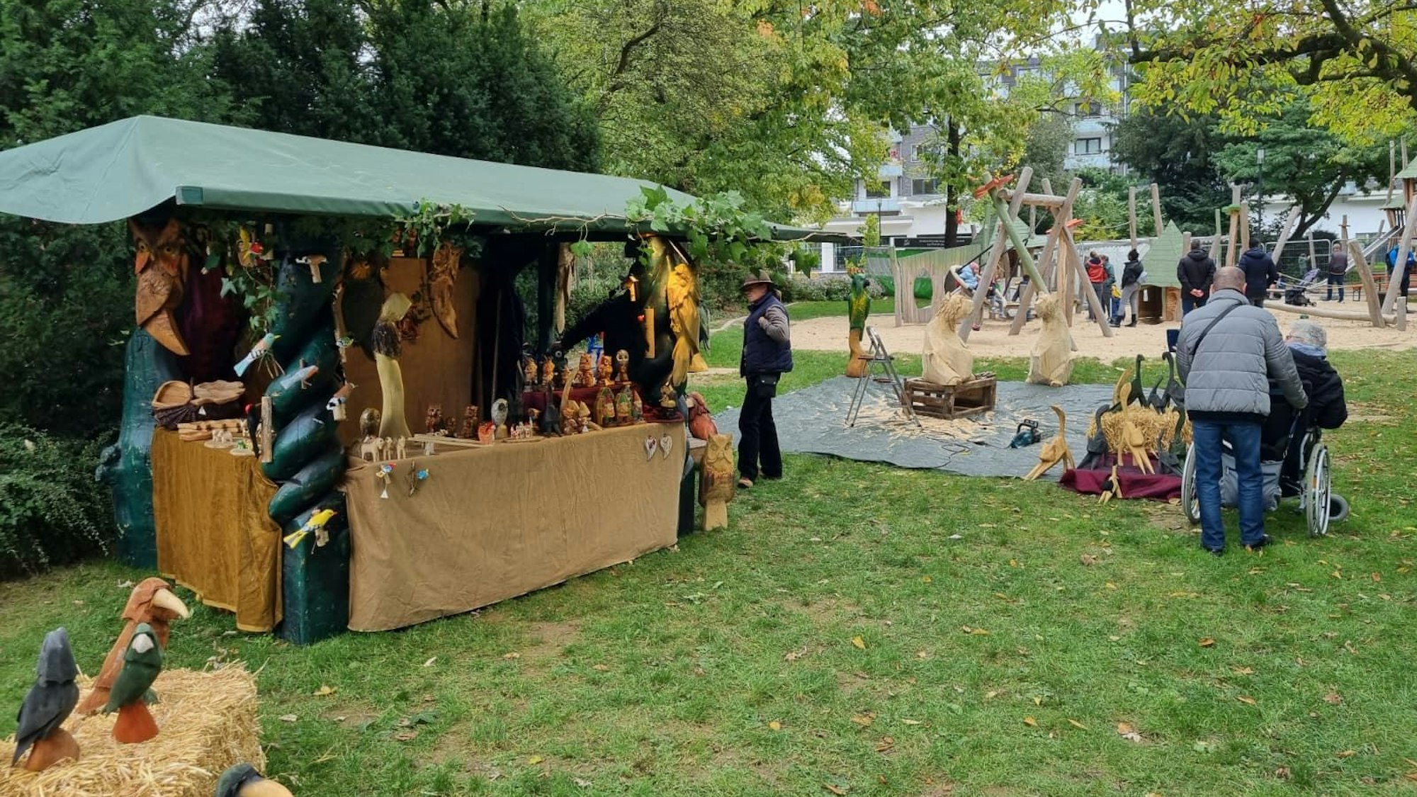 Nicht nur Obststände findet man auf dem Obstmarkt.