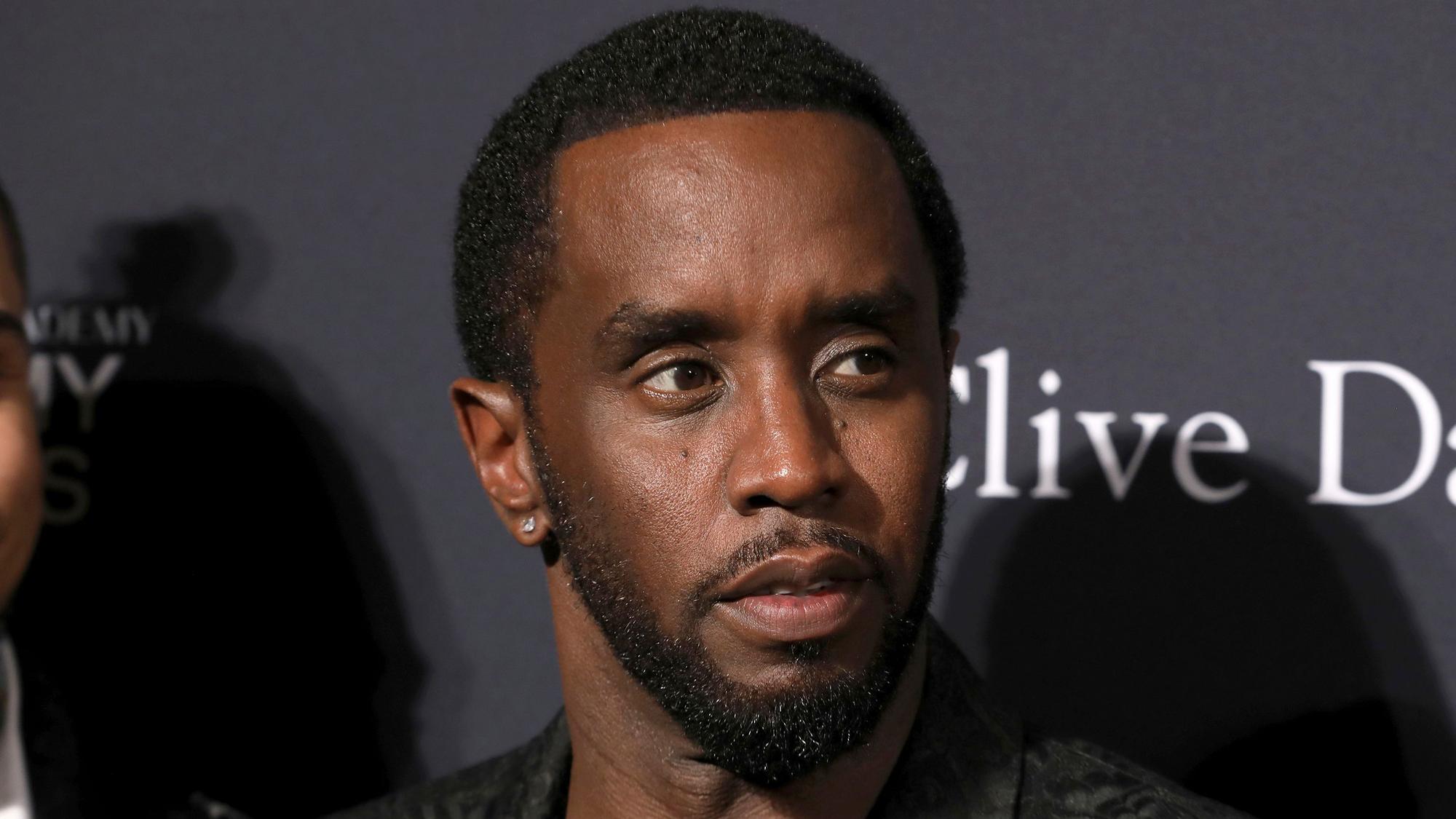 ARCHIV - 26.01.2020, USA, Beverly Hills: Sean Combs bei der Pre-Grammy Gala And Salute To Industry Icons im Beverly Hilton Hotel. (zu dpa: «Gefängnisstrafe von 50 Monaten für US-Rapper Sean Combs») Foto: Mark Von Holden/Invision via AP/dpa +++ dpa-Bildfunk +++