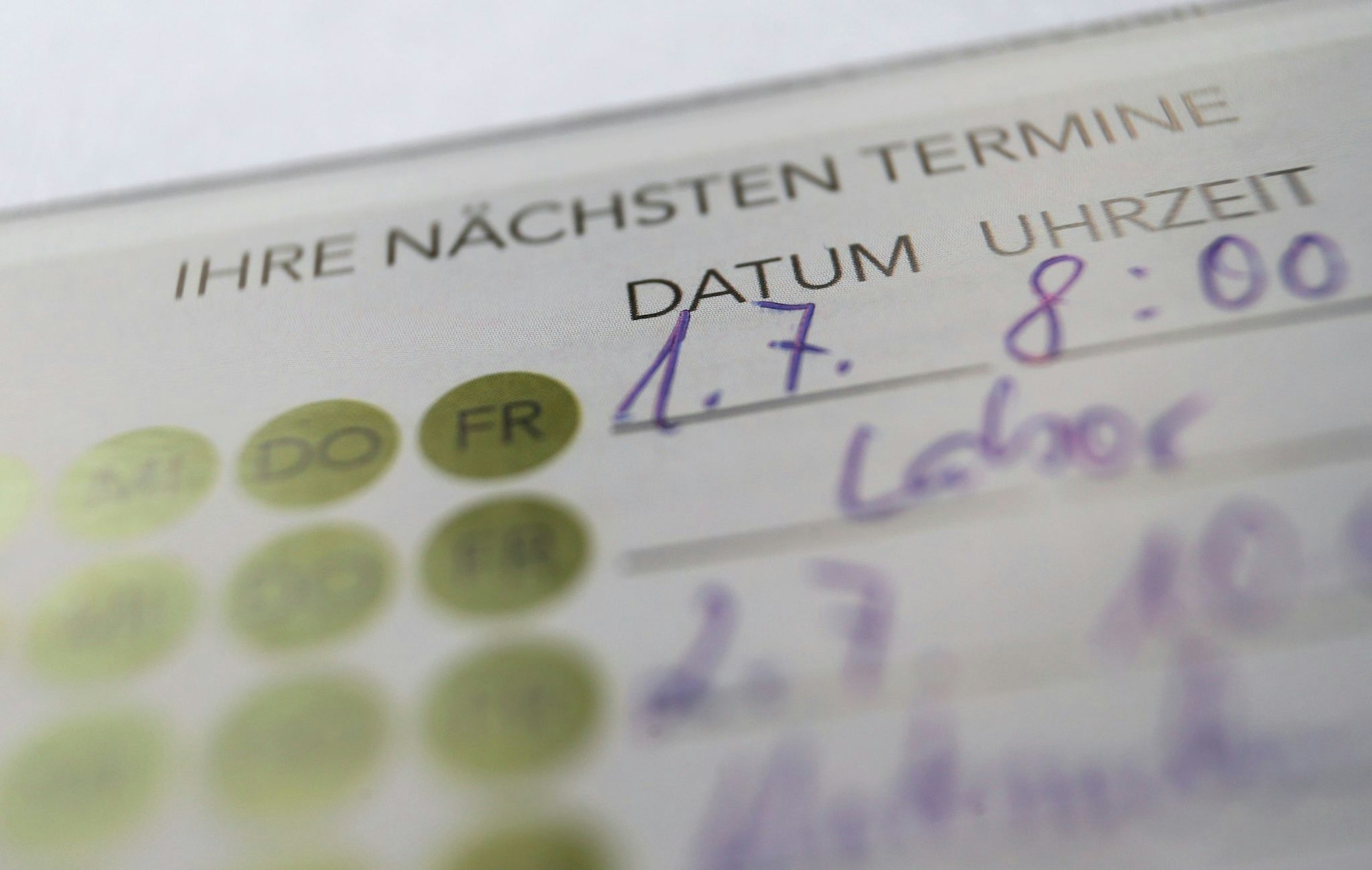 Termine bei Fachärzten bekommen viele Kassenpatienten erst nach Wochen. (Archivbild)