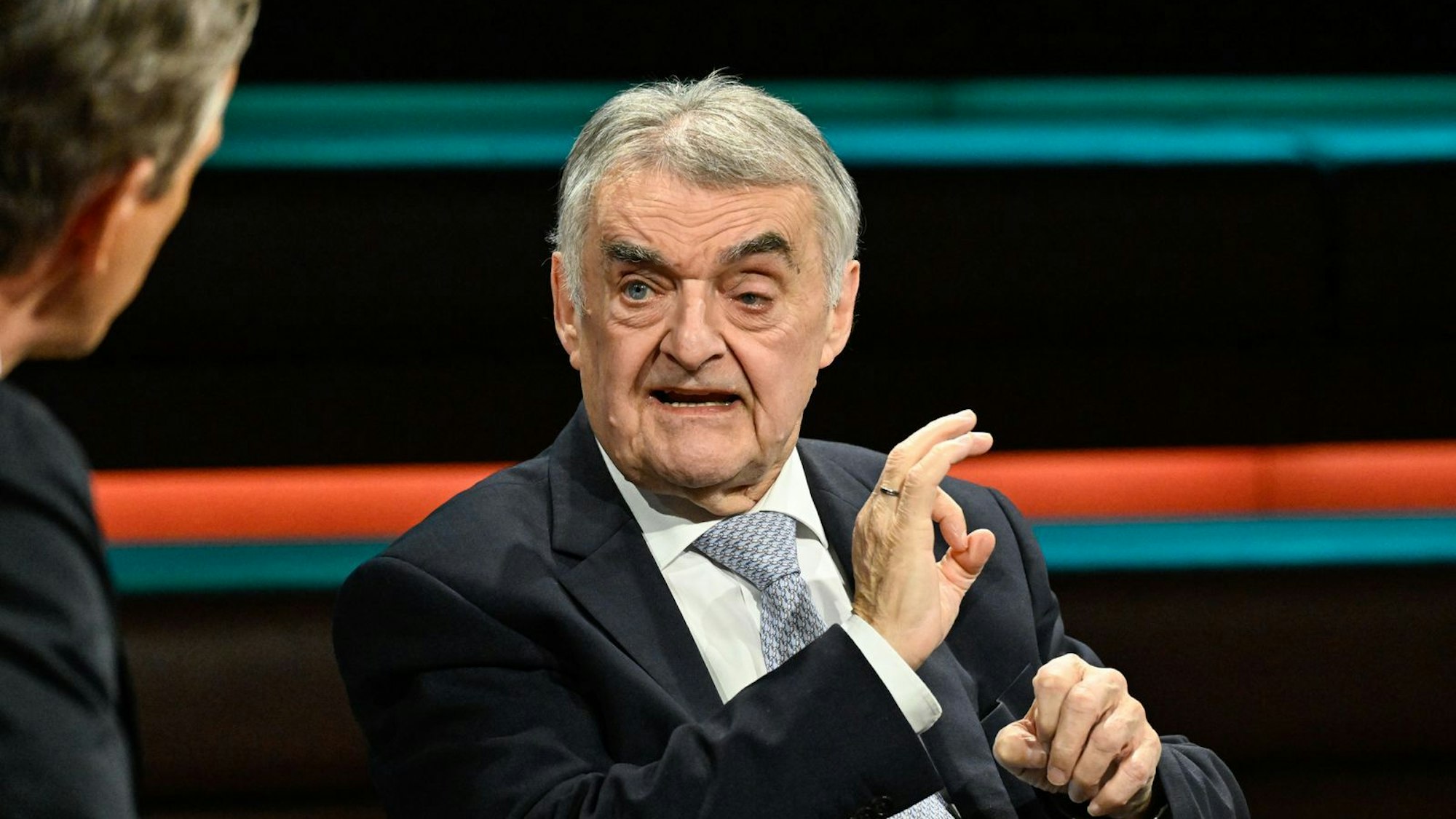 CDU-Politiker Herbert Reul sprach von einem „Verdrängungswettbewerb“. (Bild: ZDF / Markus Hertrich)