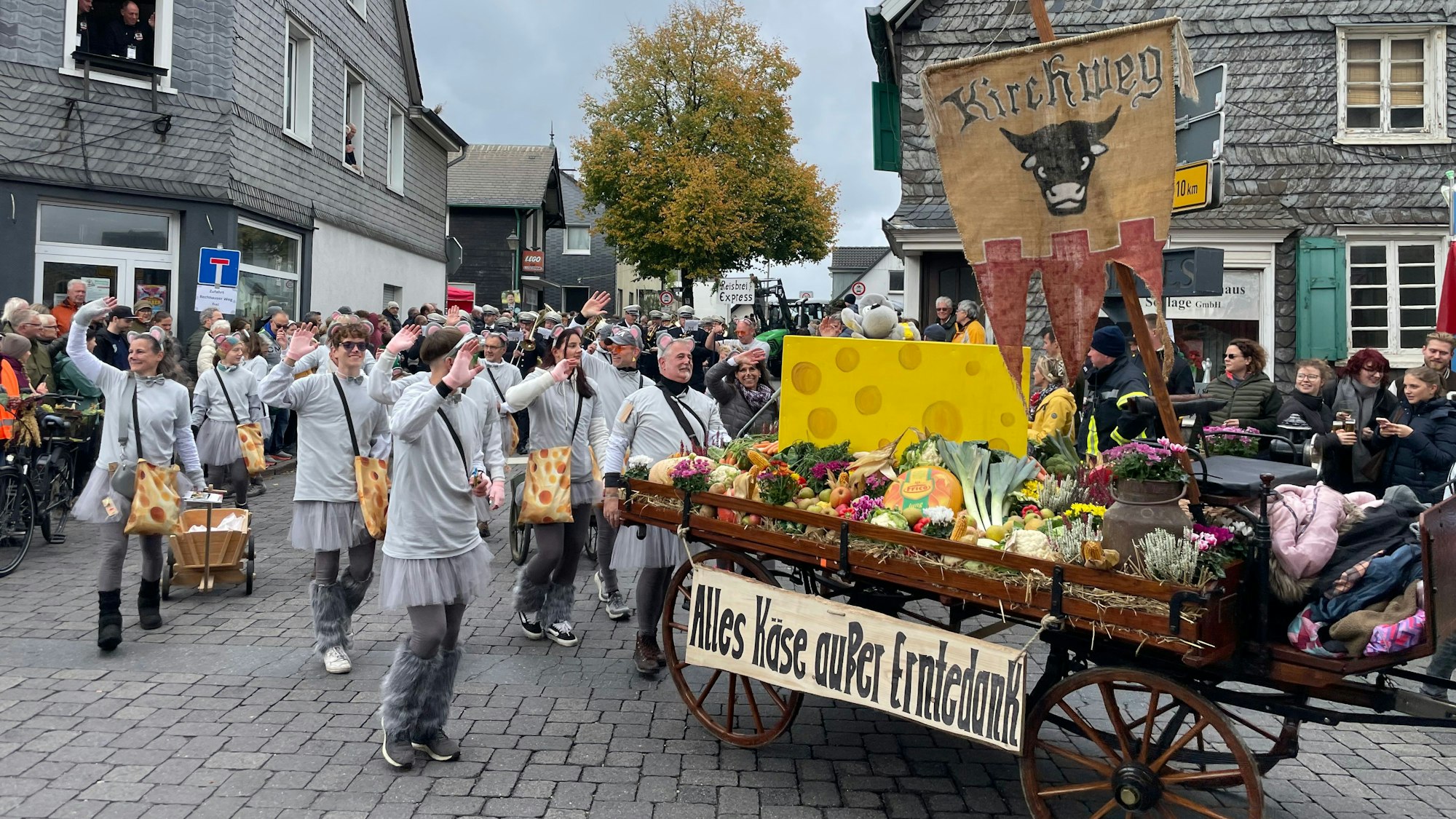 Die Kirchweg-Mäuse fanden, alles sei „Käse außer Erntedank“.