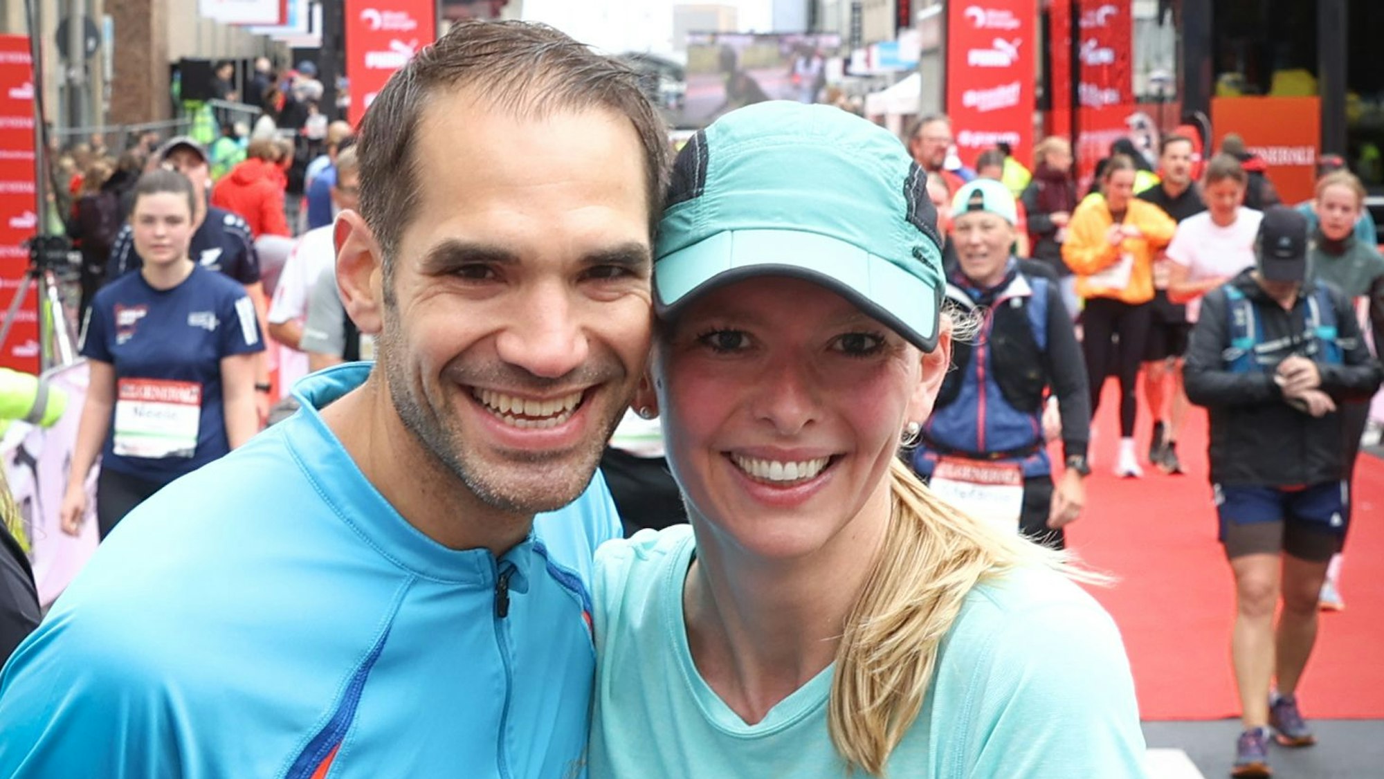 05.10.2025
Köln:
27. Generali Köln Marathon: Die Laufveranstaltung wird immer beliebter, in diesem Jahr sind 37.000 Teilnehmende angemeldet.
Bastian und Nele
Foto: Martina Goyert