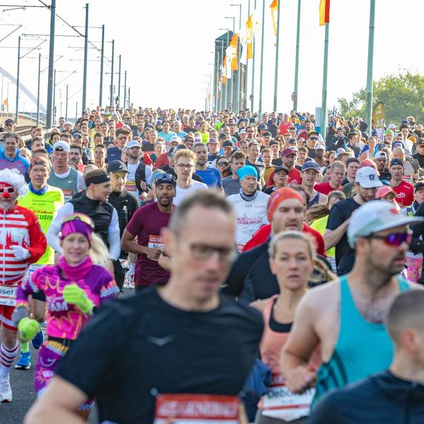 05.10.2025
Köln:
27. Generali Köln Marathon: Die Laufveranstaltung wird immer beliebter, in diesem Jahr sind 37.000 Teilnehmende angemeldet.
Foto: Martina Goyert