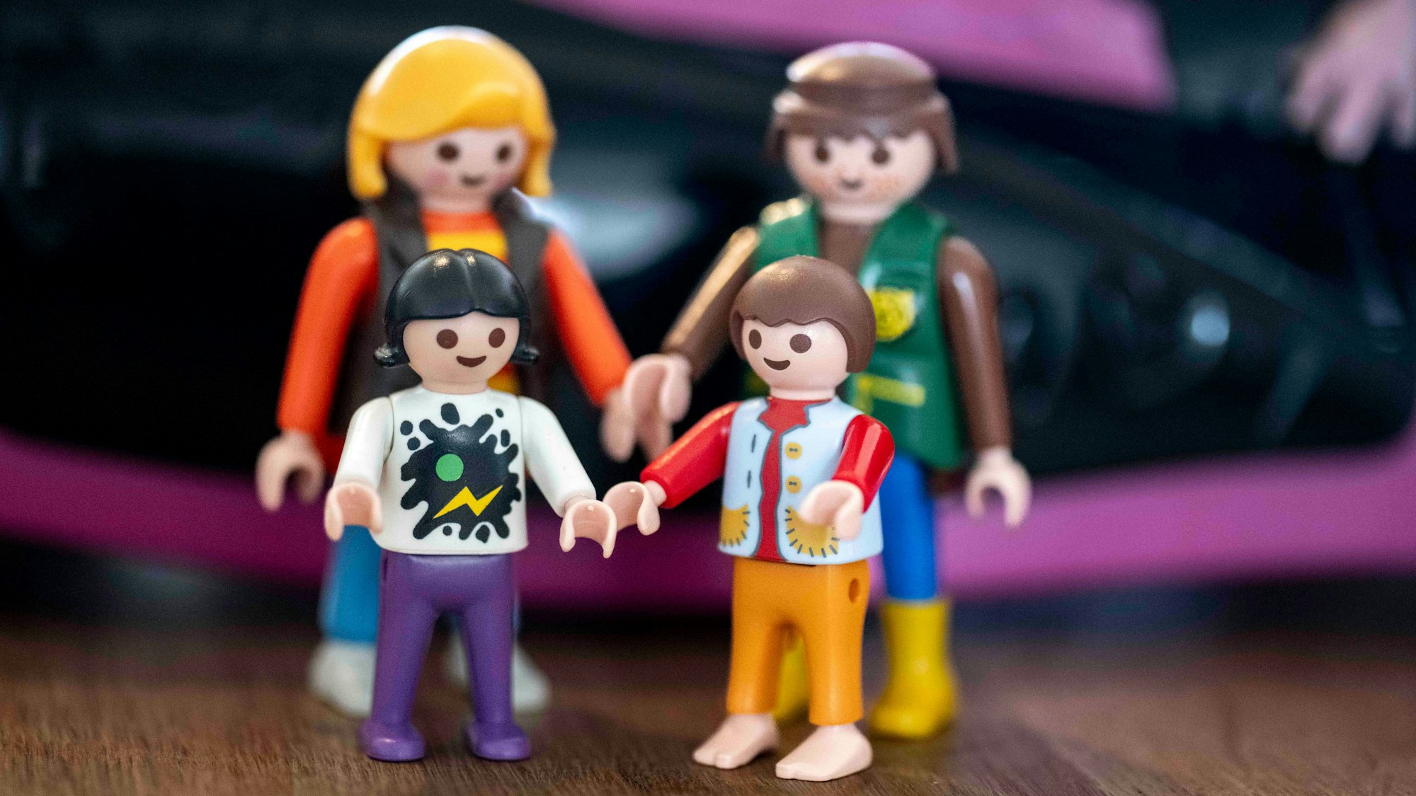 Das Bild zeigt eine Playmobil-Familie. Das Bild dient als Symbolfoto für die Arbeit des Jugendamts.