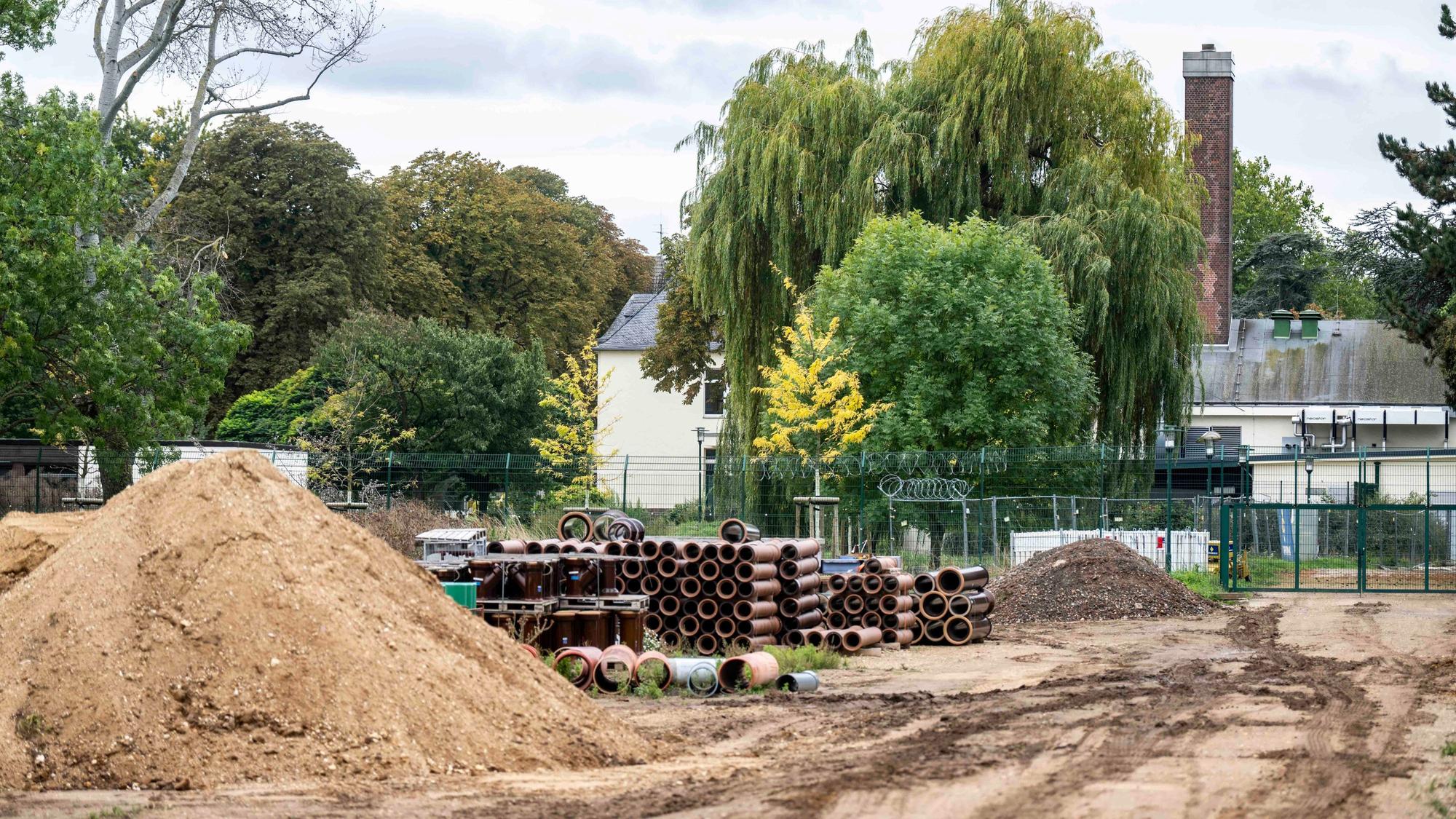 Das Bild zeigt den Erlenhof. In den vergangenen Wochen und Monaten ist bereits der Kanal saniert und erneute worden.