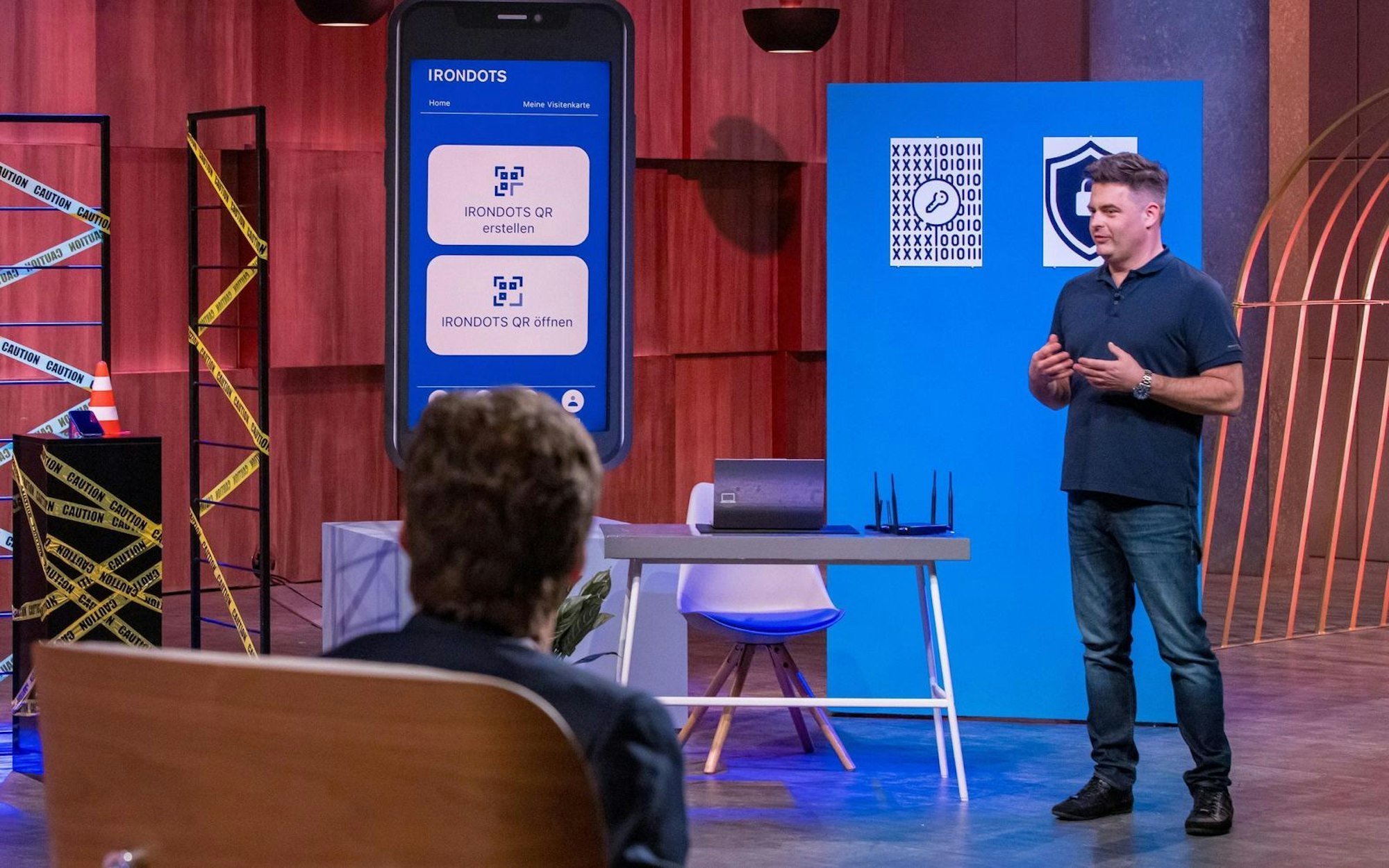 Carsten Maschmeyer schätzt App-Entwickler. Er plädierte dafür, Gründer Michal eine zweite Chance zu geben. (Bild: RTL / Bernd-Michael Maurer )