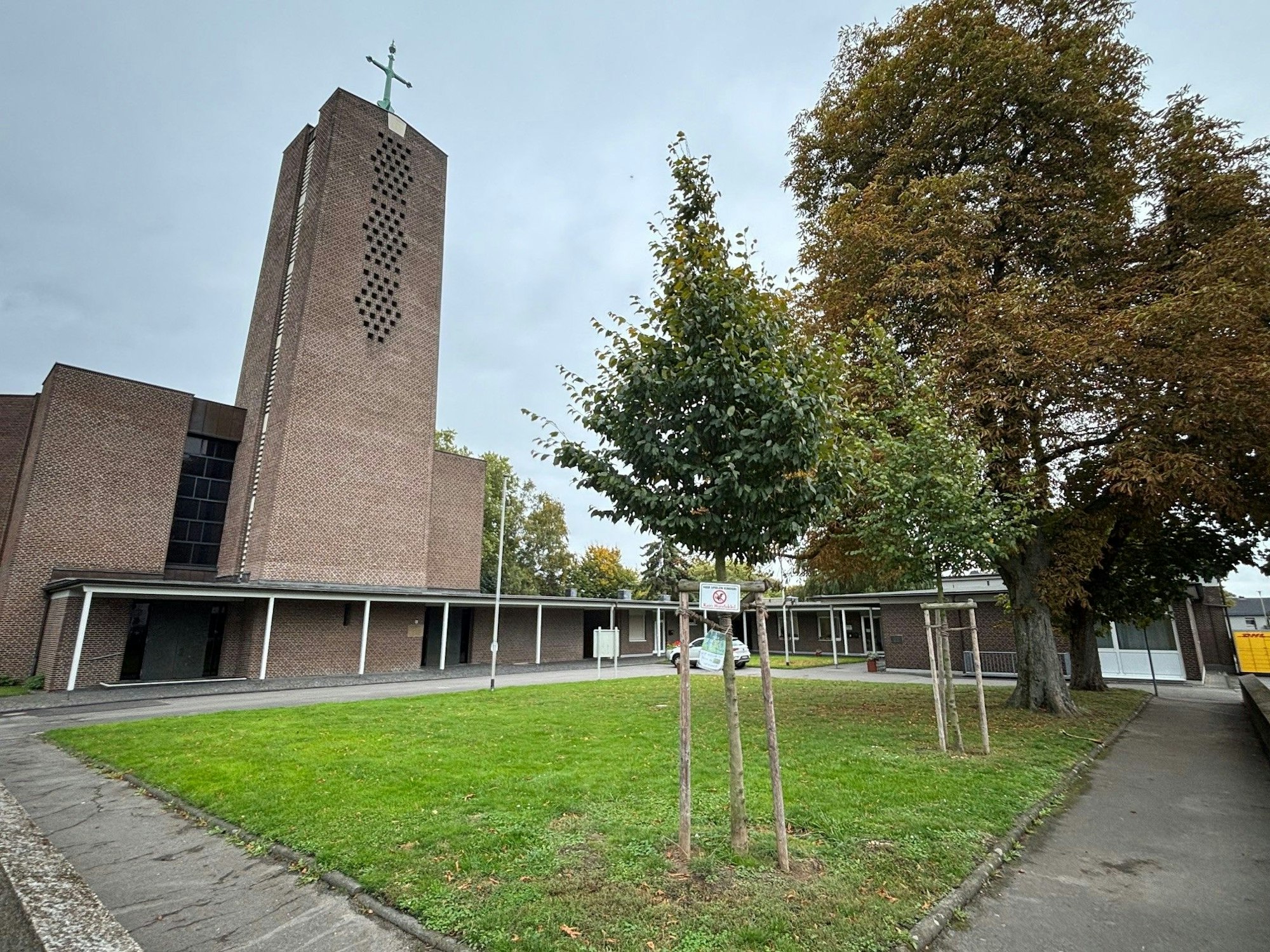 Die Kirche St. Ulrich in Buschbell.