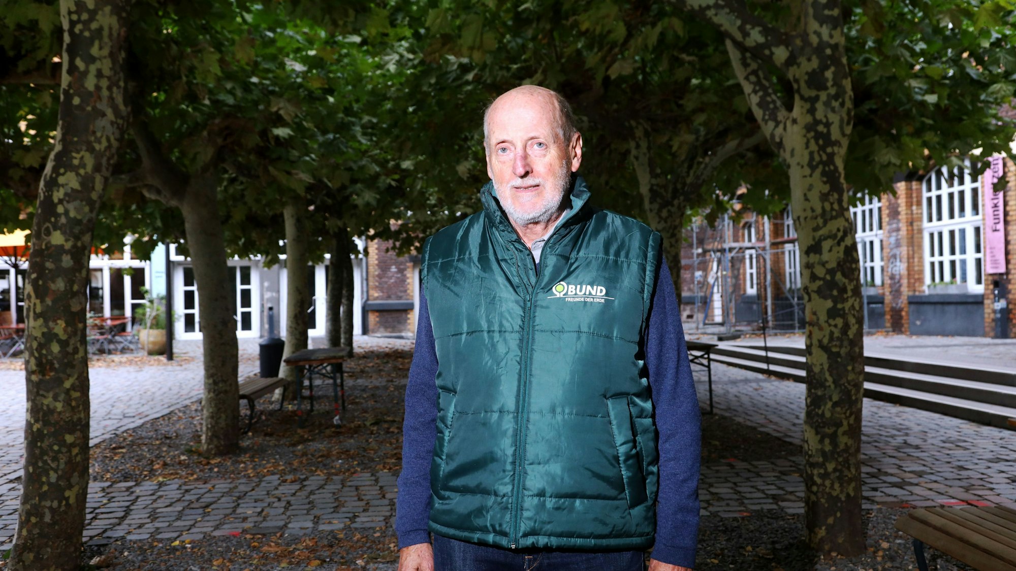 Helmut Röscheisen, Vorstandsmitglied der Ortsgruppe Köln vom Bund, liefert Impulse für die beginnenden Sondierungsgespräche für ein Ratsbündnis.