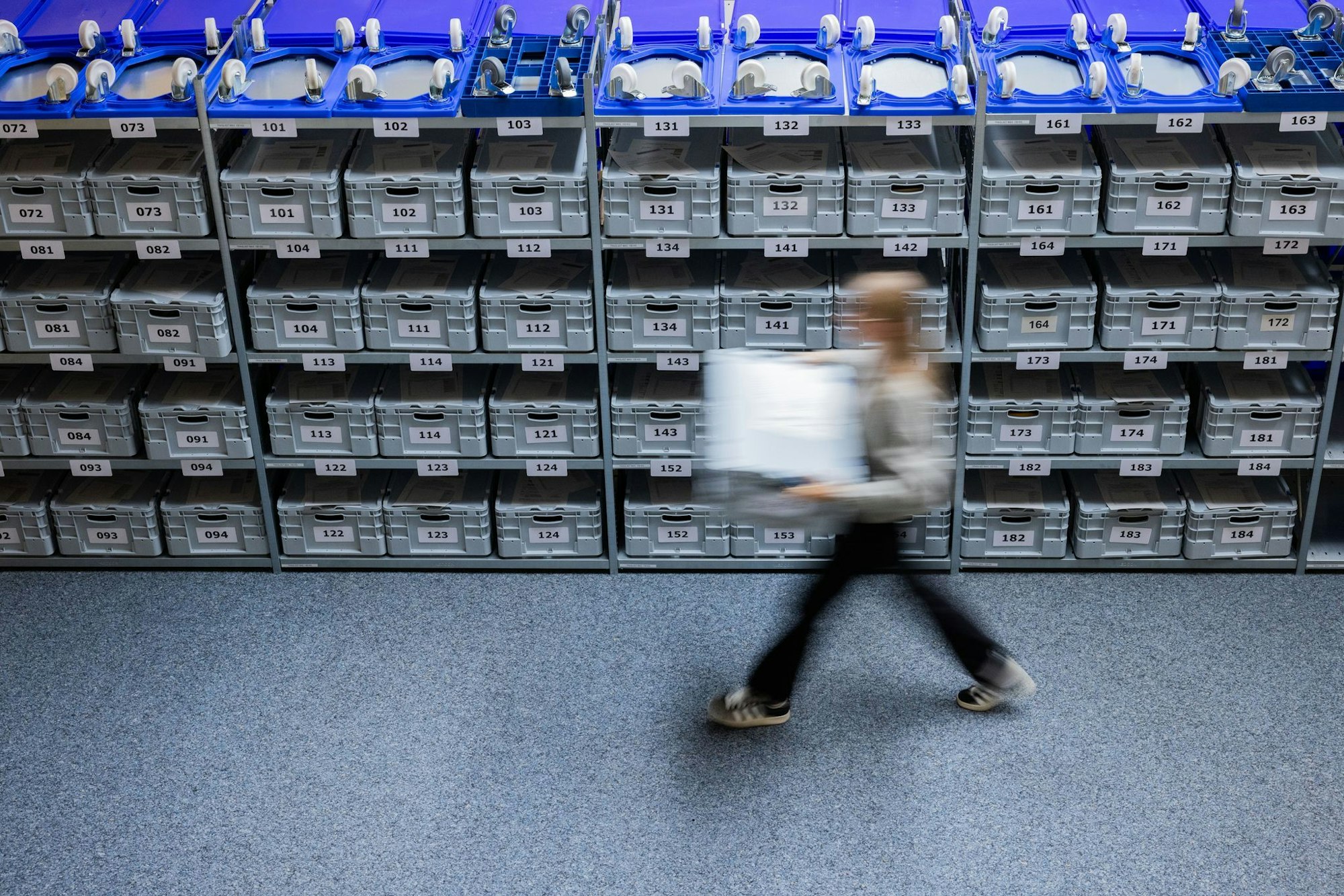 Noch einmal viel Arbeit für die Wahlhelfer: Rund 50.000 Stimmen aus 153 Stimm- und Briefwahlbezirken müssen neu ausgezählt werden.