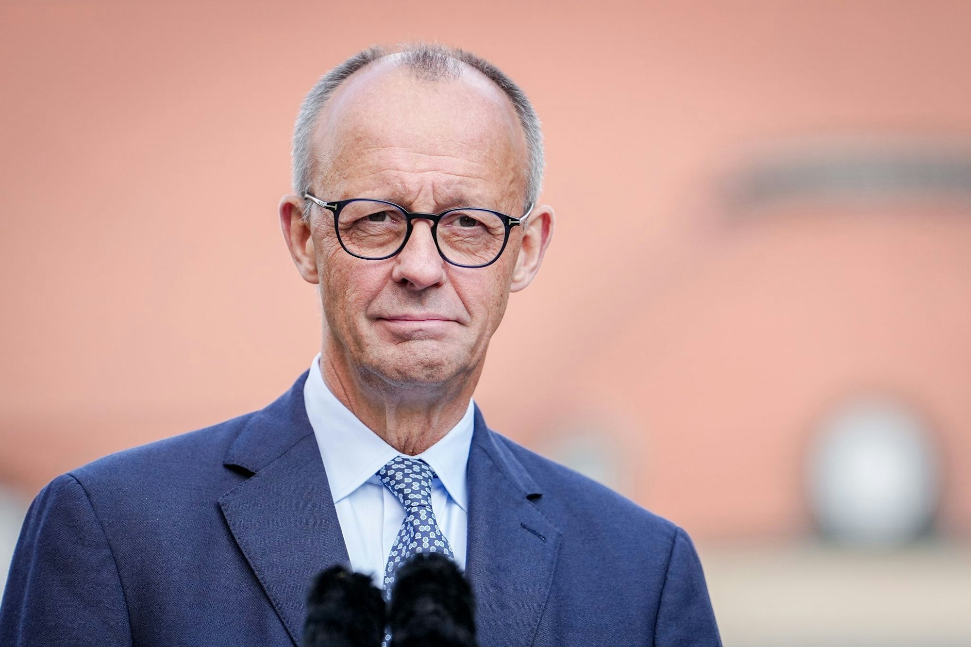 Der Kanzler äußert sich betroffen.