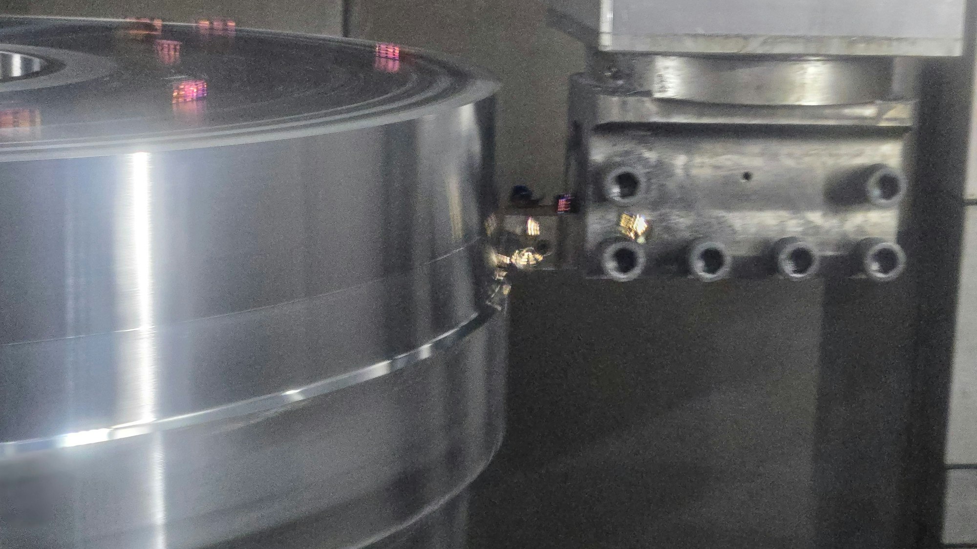 Eine Stahlfräsmaschine.