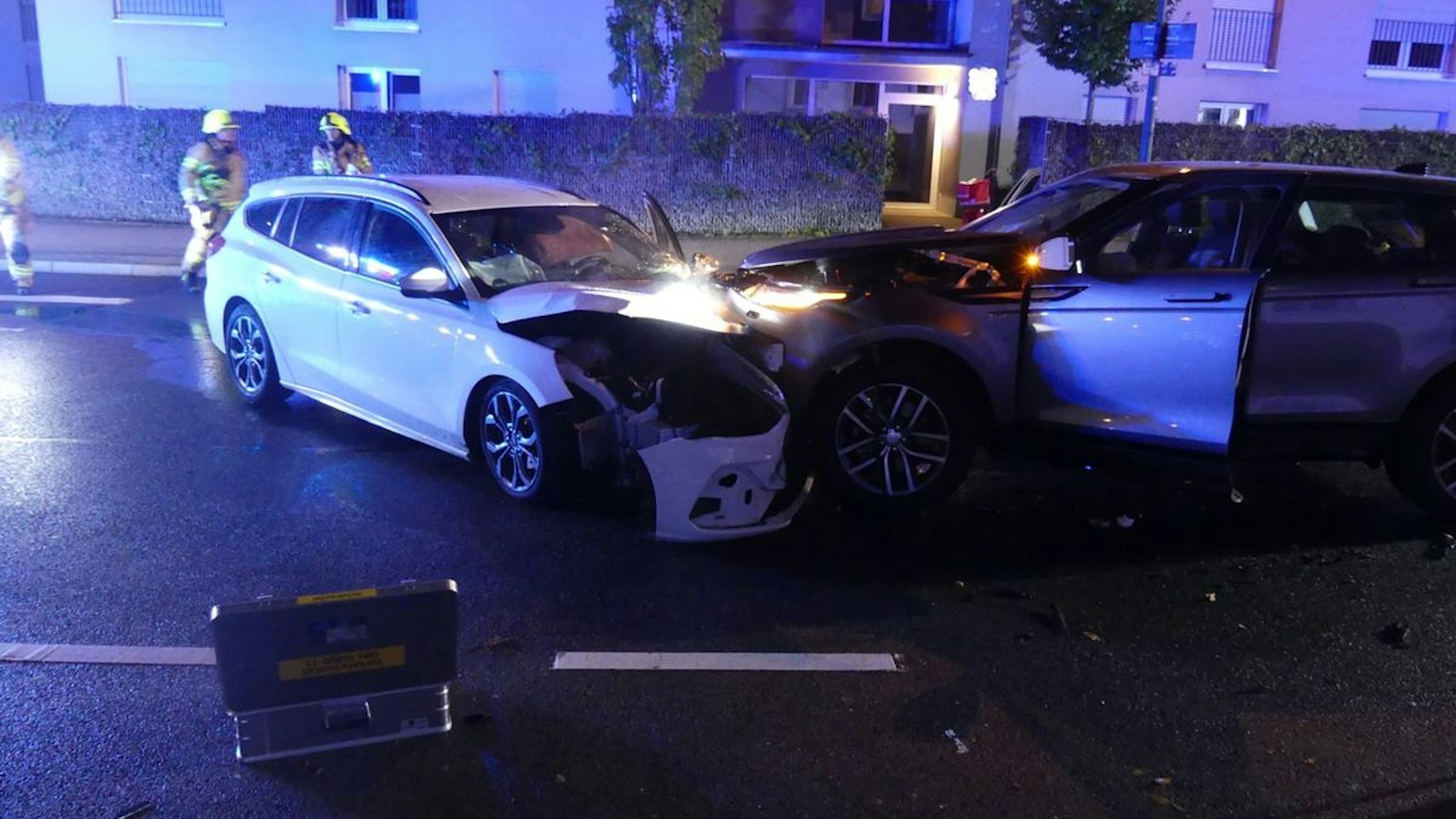 Der zerstörte VW Golf nach dem Unfall.