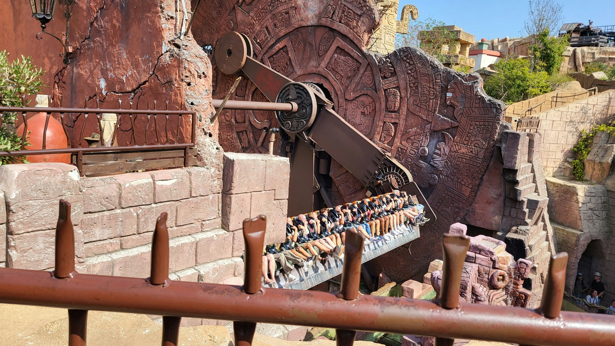 Blick auf den Suspended Top-Spin Talocan im Phantasialand.