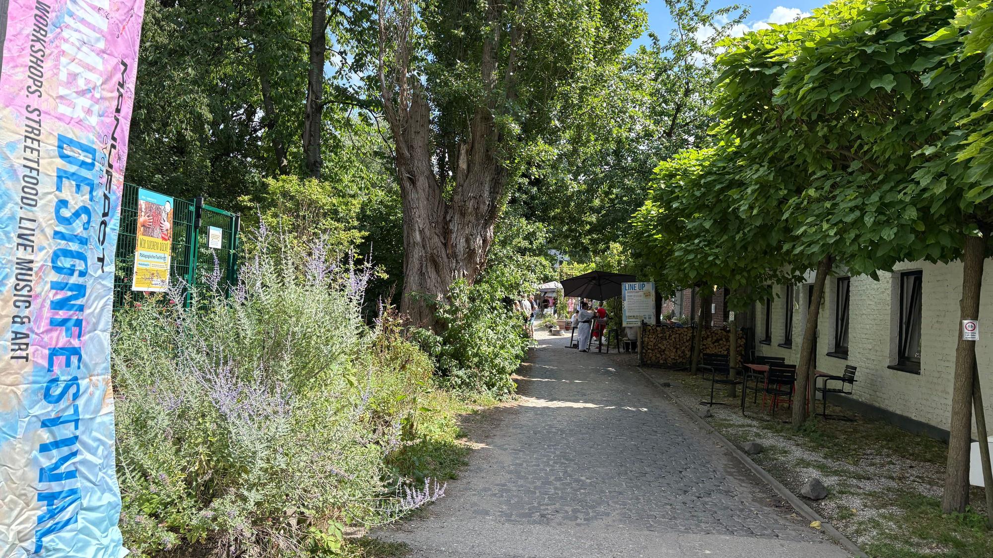 Der Eingang zum Designmarkt in der Wachsfabrik.