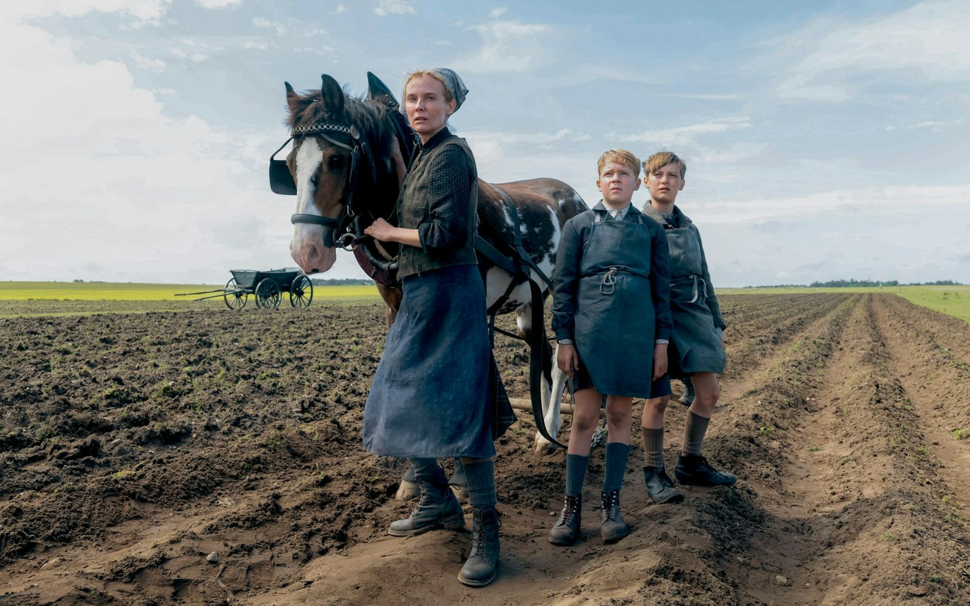 Fatih Akins Coming-of-Age-Drama „Amrum“ basiert auf den Kindheitserinnerungen seines Freundes Hark Bohm. (Bild: 2025 Bombero International GmbH & Co. KG / Rialto Film GmbH / Warner Bros. Entertainment GmbH)