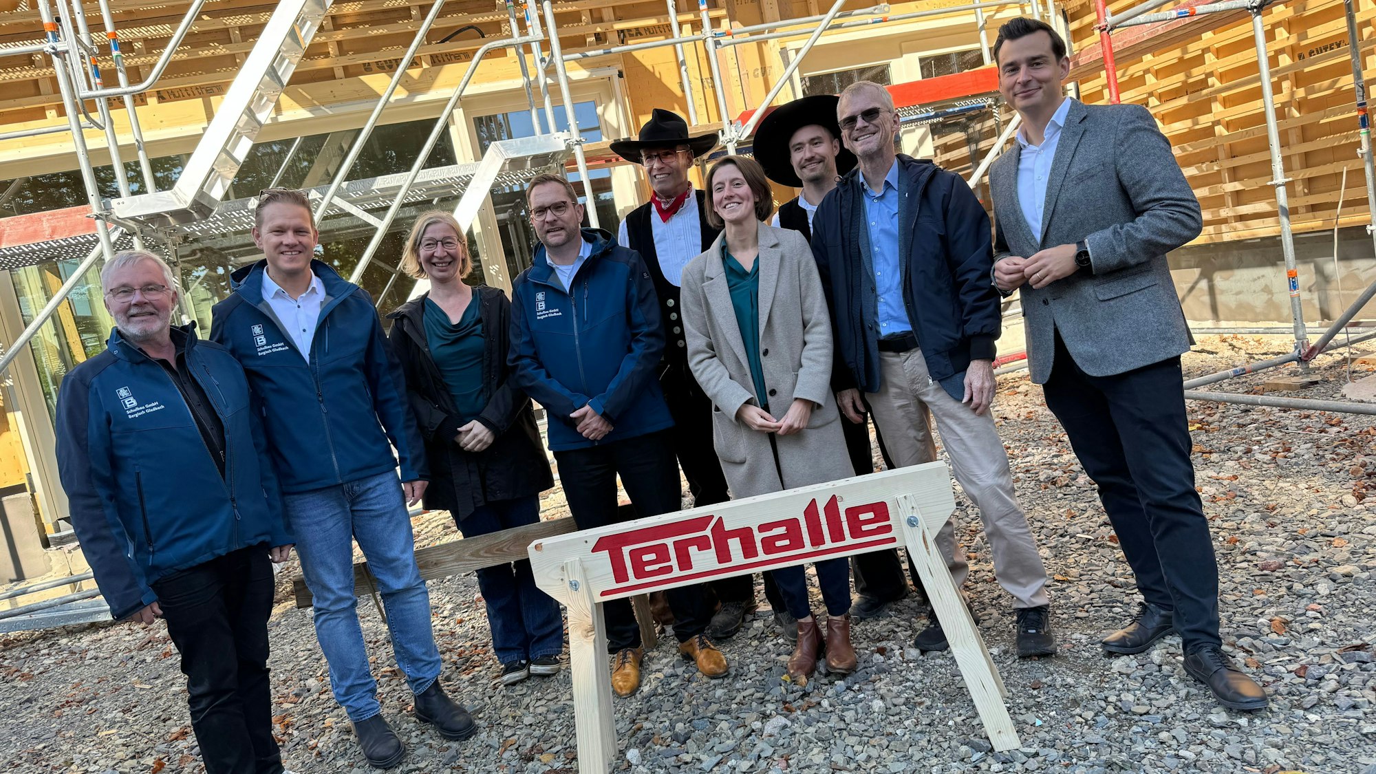 Das Foto zeigt das Richtfest der neuen Kita in Bergisch Gladbach-Sand.