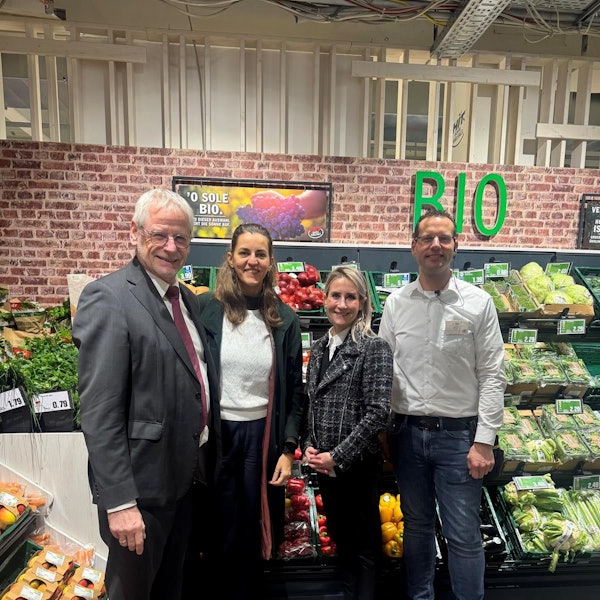 Brühls Bürgermeister Dieter Freytag ist Stammkunde in diesem Supermarkt.