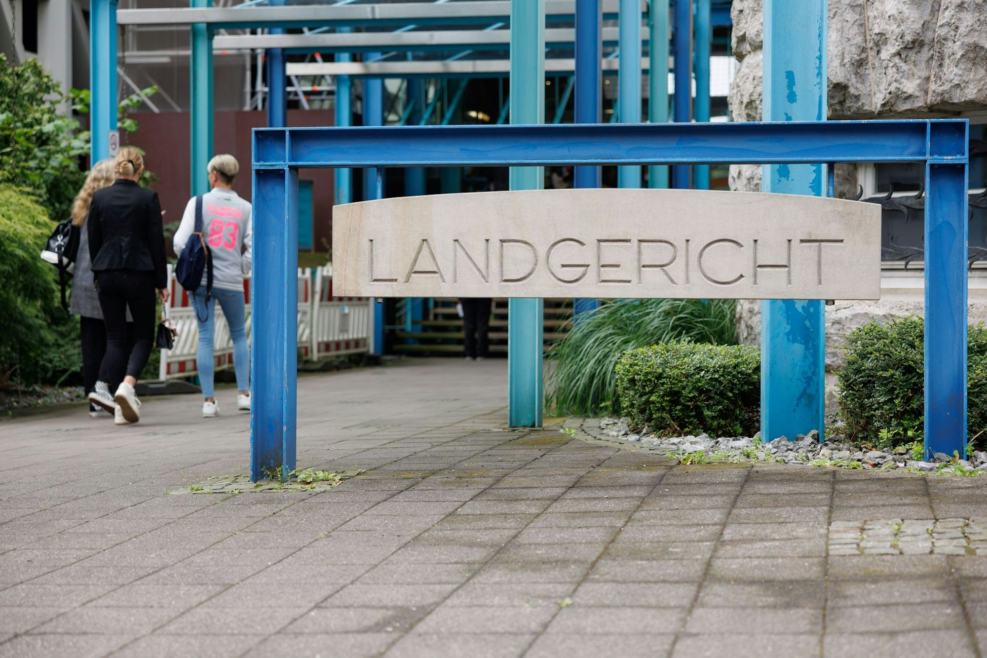 Prozessauftakt am Landgericht: Ein Mann soll seine Frau im Schlaf erstochen haben. (Archivbild)