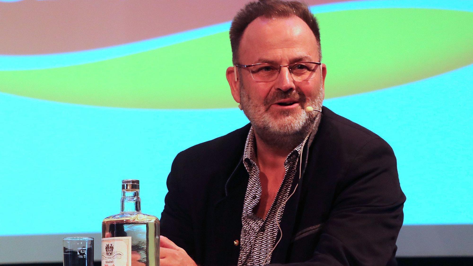 Das Bild zeigt den Geschäftsführer der Firma Schaebens, Heiko Hünemeyer.