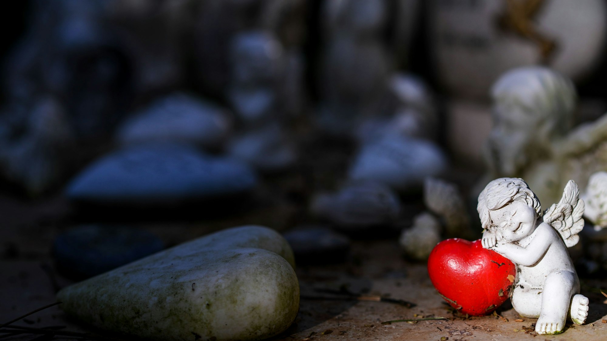 Grabsteine für Sternenkinder und Fehlgeburten