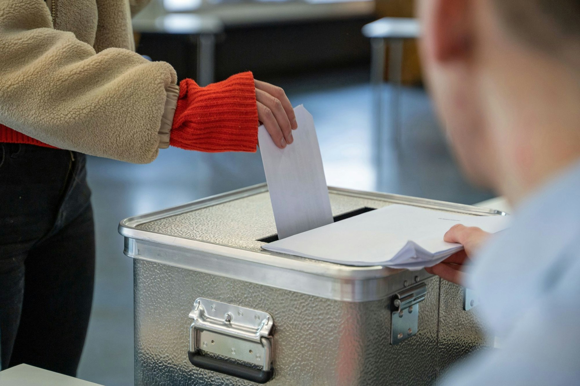 Dürfen bald 16-Jährige bei Landtagswahlen in NRW ihre Stimme abgeben? (Symbolbild)