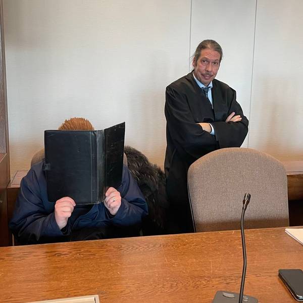 Der Angeklagte mit seinem Verteidiger Ingo Lindemann beim früheren Prozess am Landgericht Köln